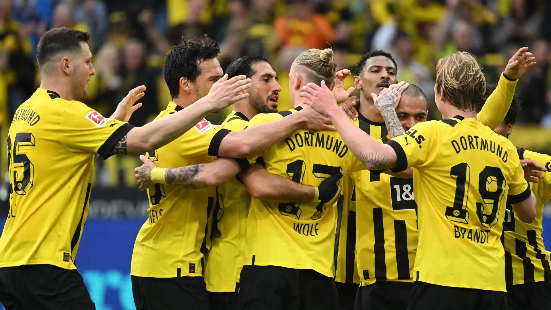 Show del Borussia Dortmund: le foto del clamoroso 6-0