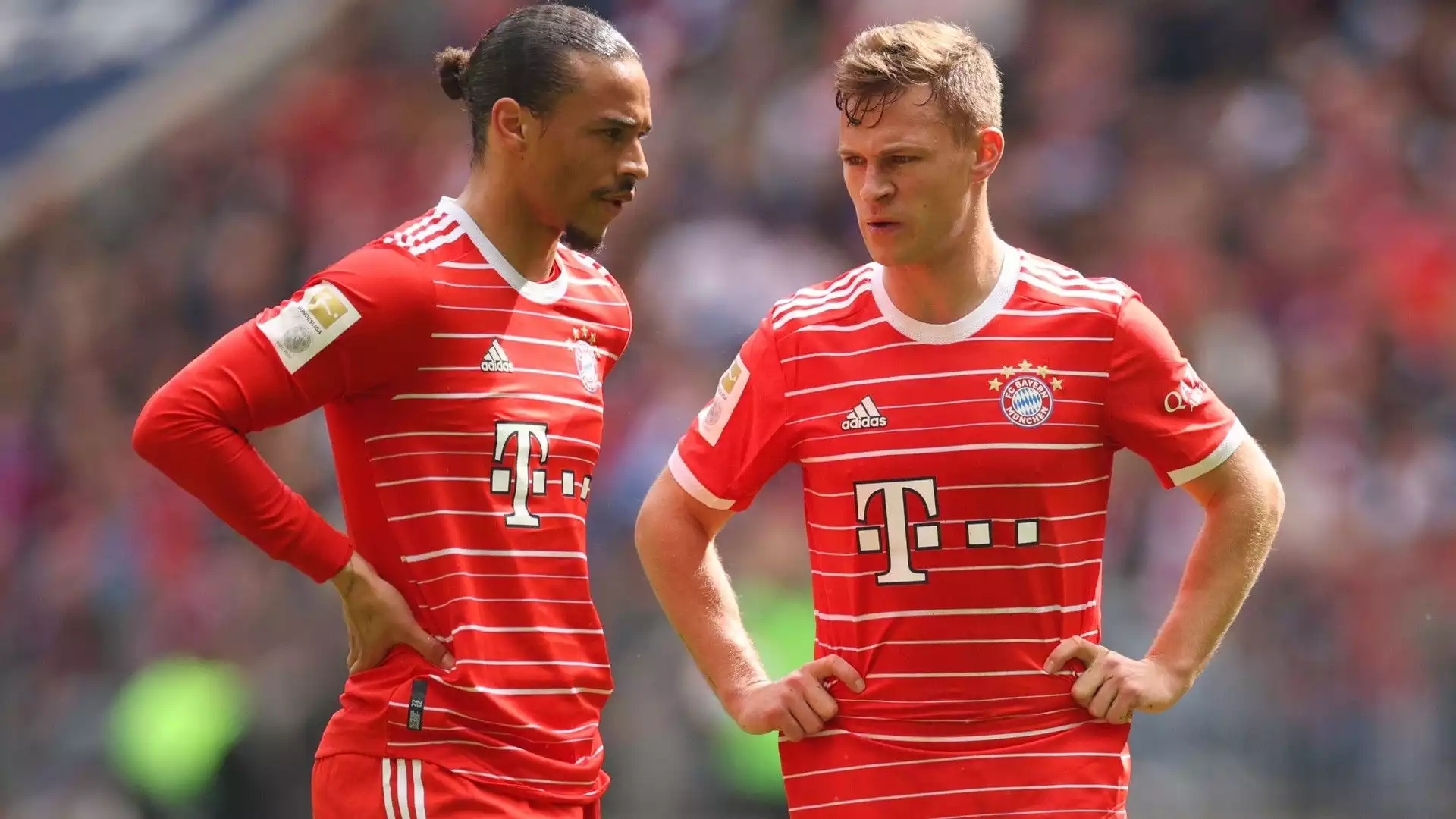 Leroy Sané e Joshua Kimmich a colloquio