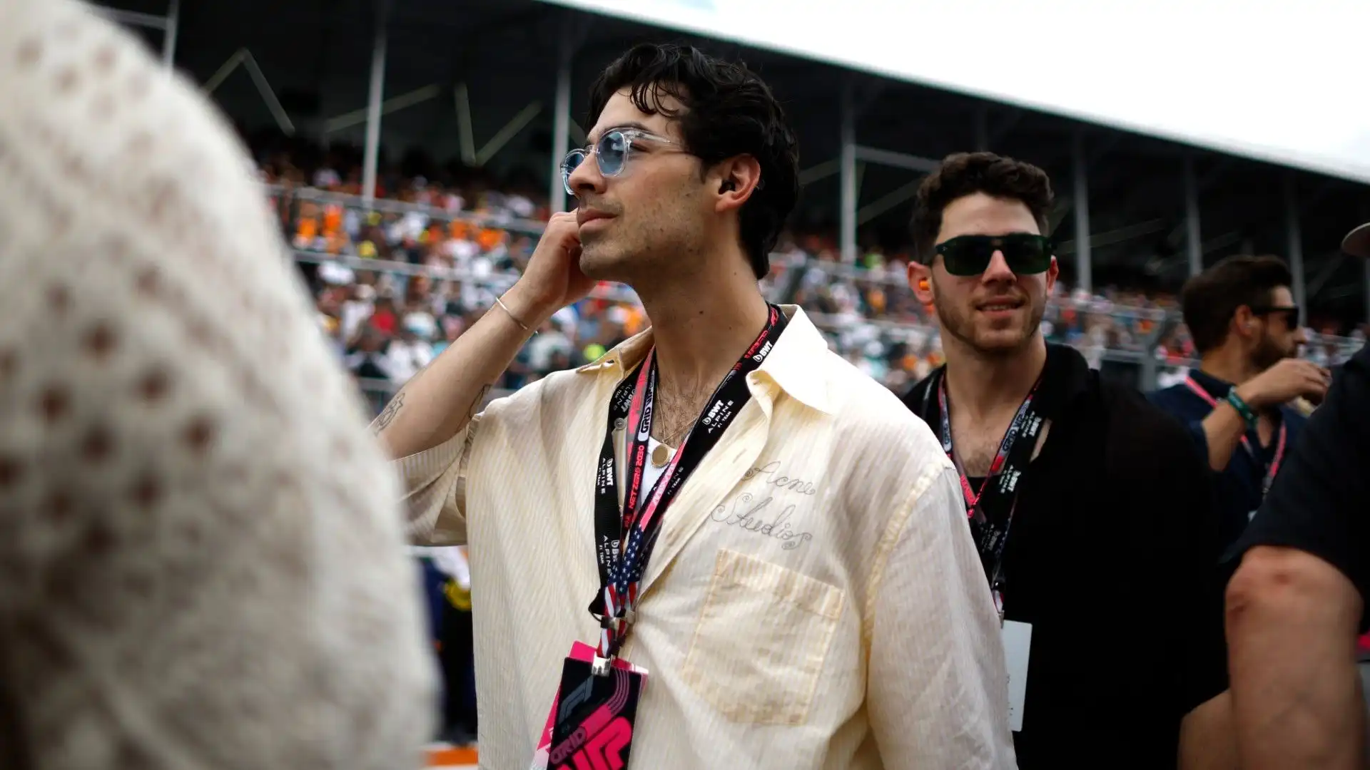 Anche il cantante Joe Jonas ha partecipato alla festa post gara