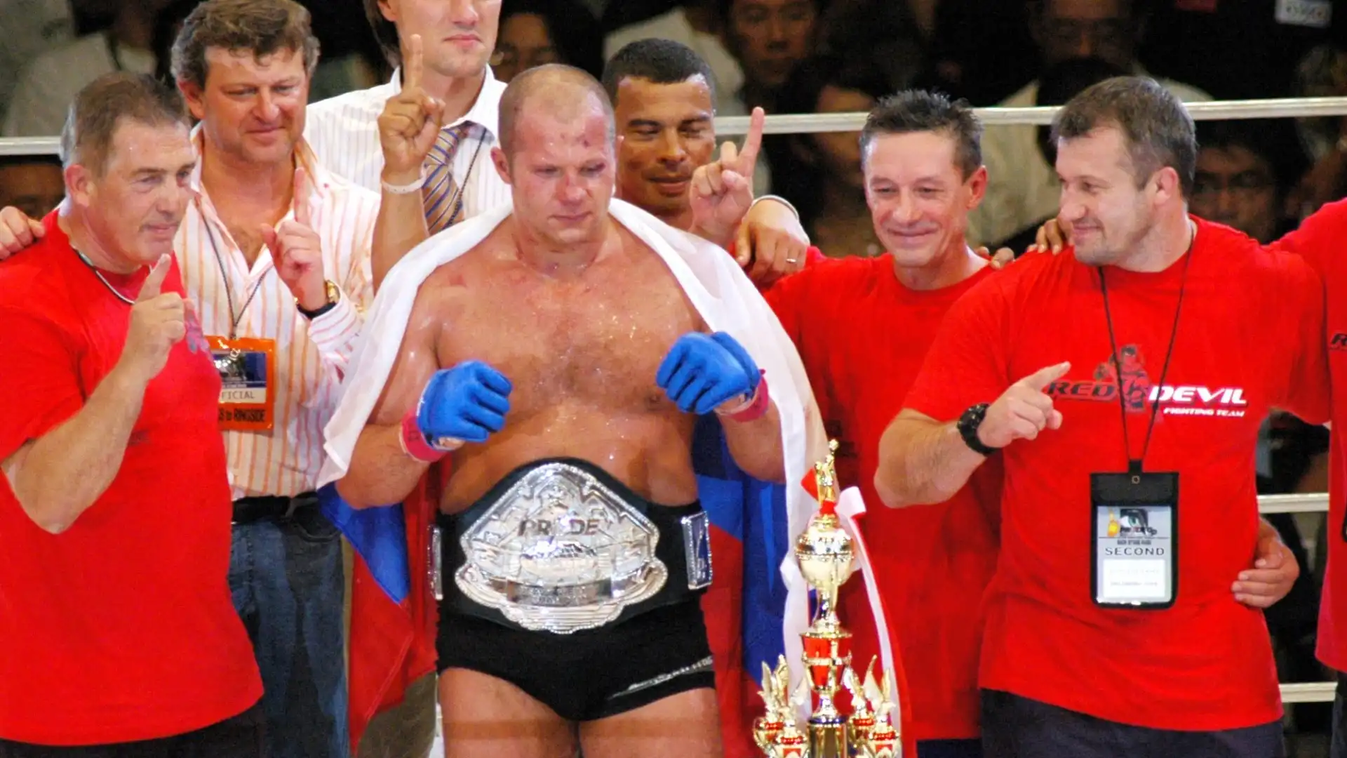 Fedor Emelianenko (Ucraina, ex MMA Fighter): patrimonio netto stimato 18 milioni di dollari. Imbattuto per quasi un decennio, esperto di MMA e sambo russo. Uno dei più grandi di sempre