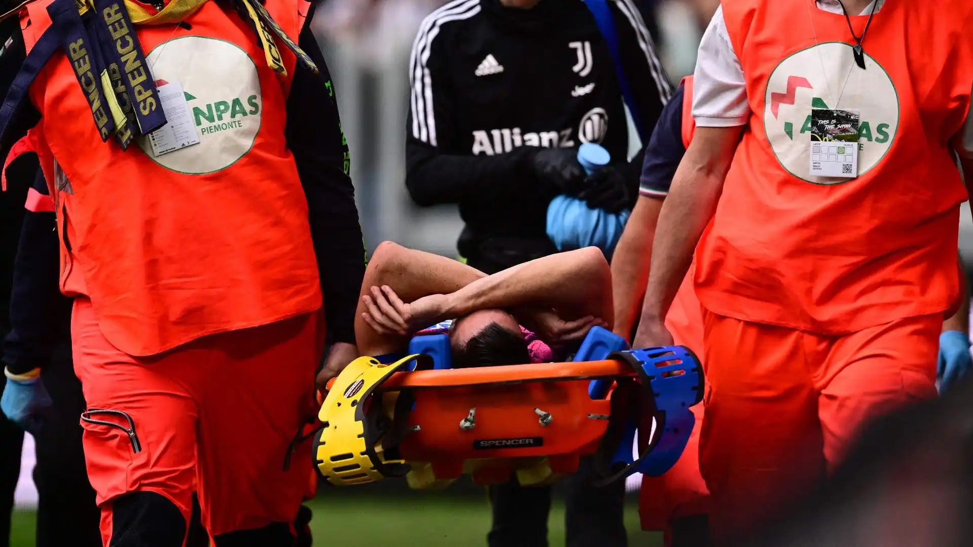 "L'intervento chirurgico è riuscito perfettamente" ha comunicato la Juventus
