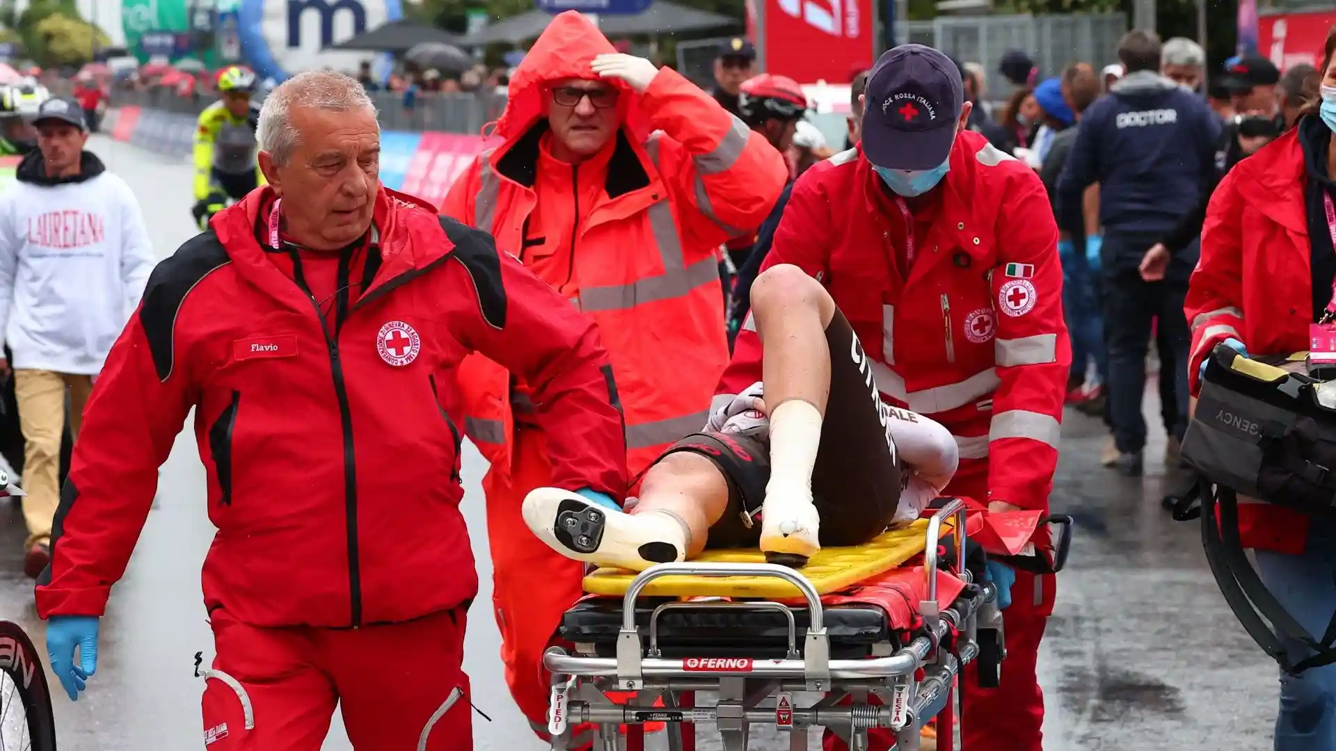 Maxi caduta: Andrea Vendrame va in ospedale! Foto
