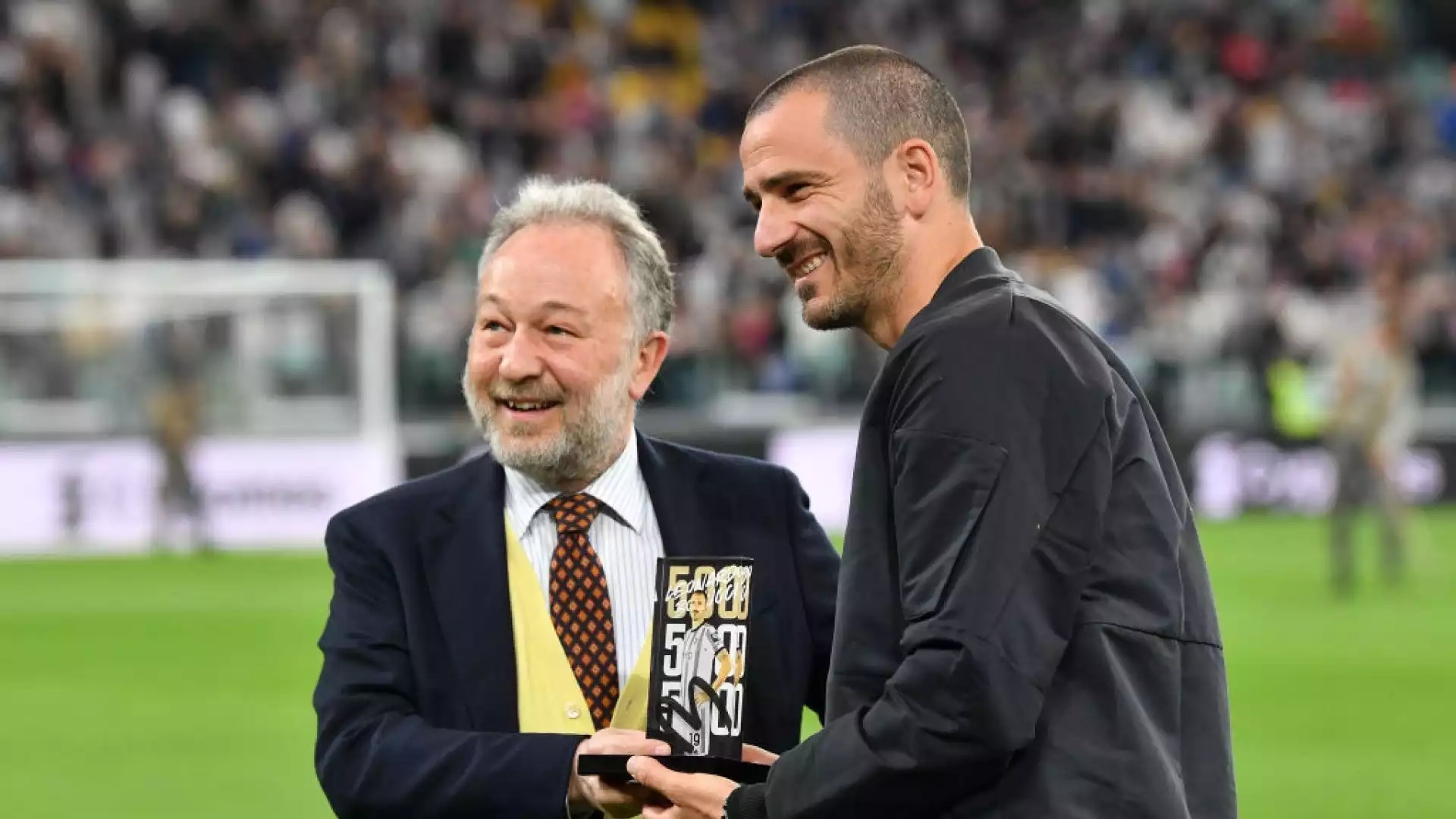 La partita era cominciata con Bonucci premiato per le 500 presenze.