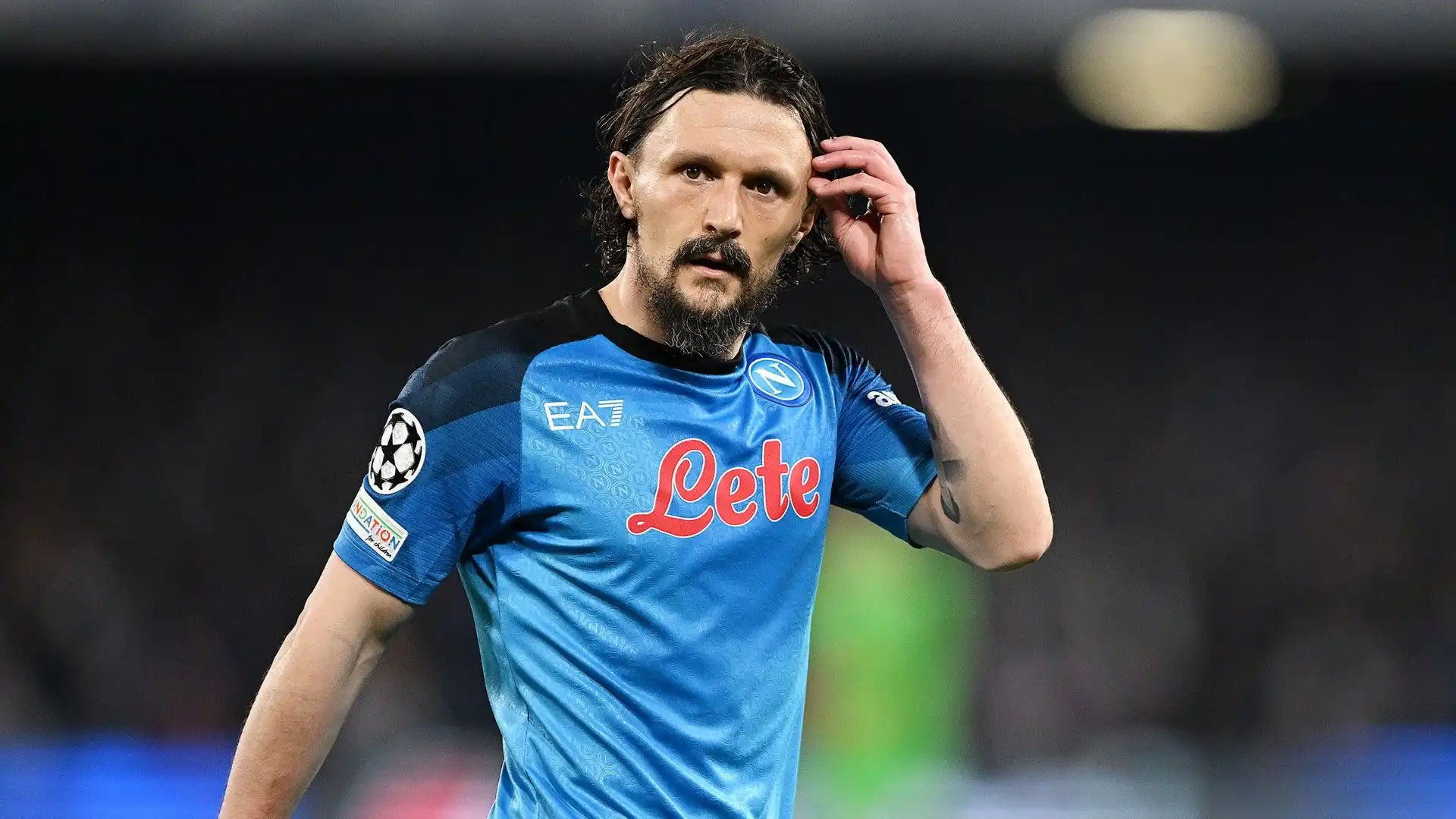 7- Mario Rui, difensore, 3,89 milioni di euro all'anno