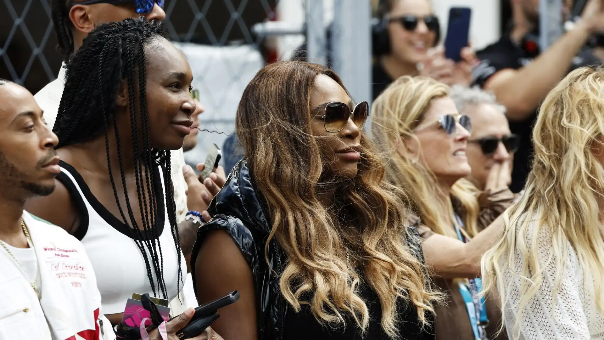 Venus e Serena Williams emozionate come i fan in griglia di partenza a Miami