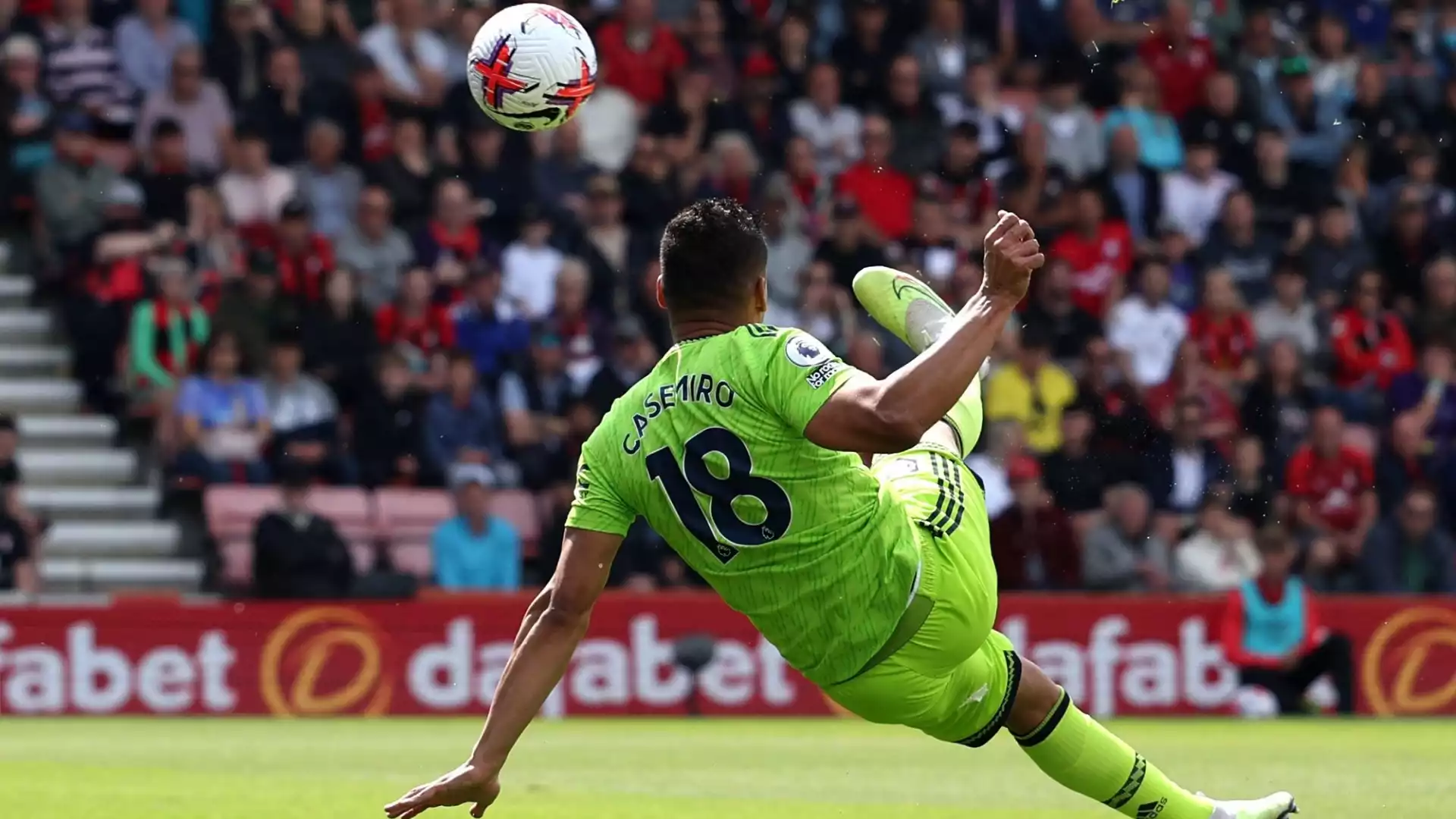 Casemiro ha segnato un gol pazzesco durante la partita di Premier League contro il Bournemouth