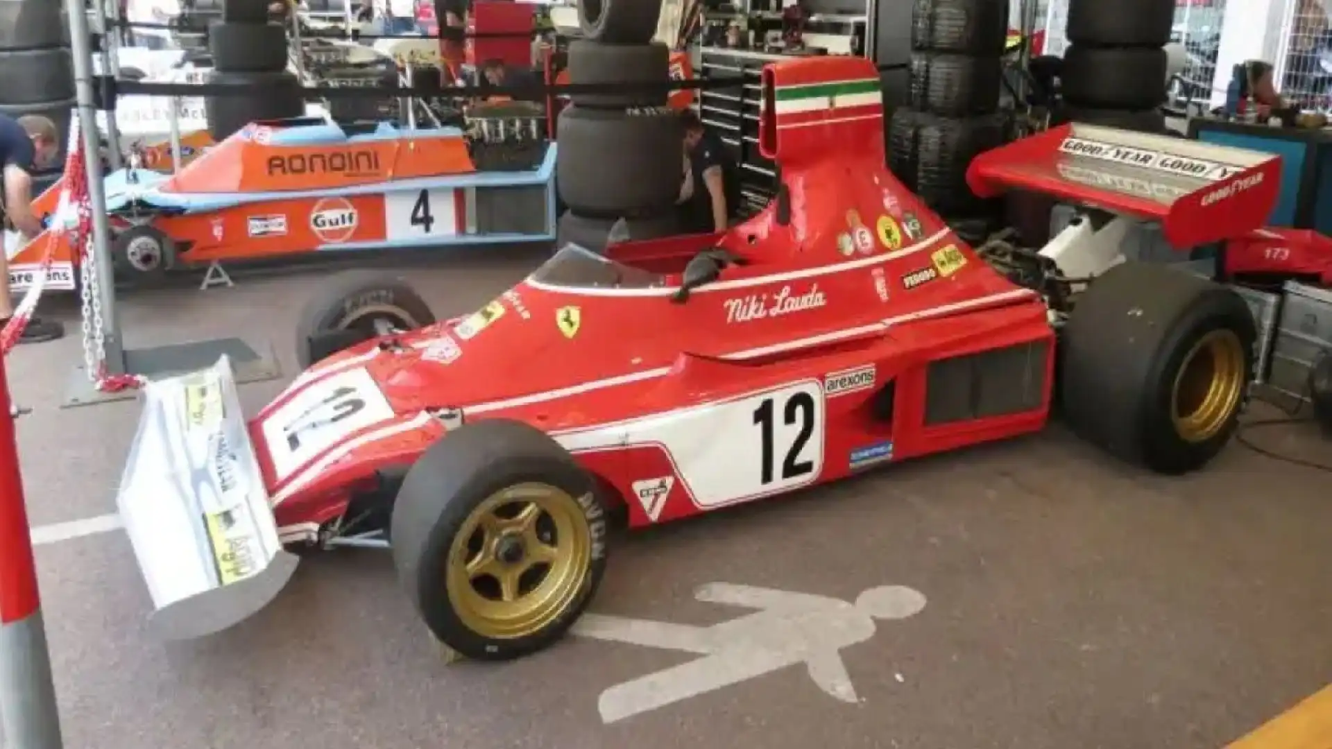 Fascino senza tempo per la Ferrari di Niki Lauda (ph. Moreno Galimberti)