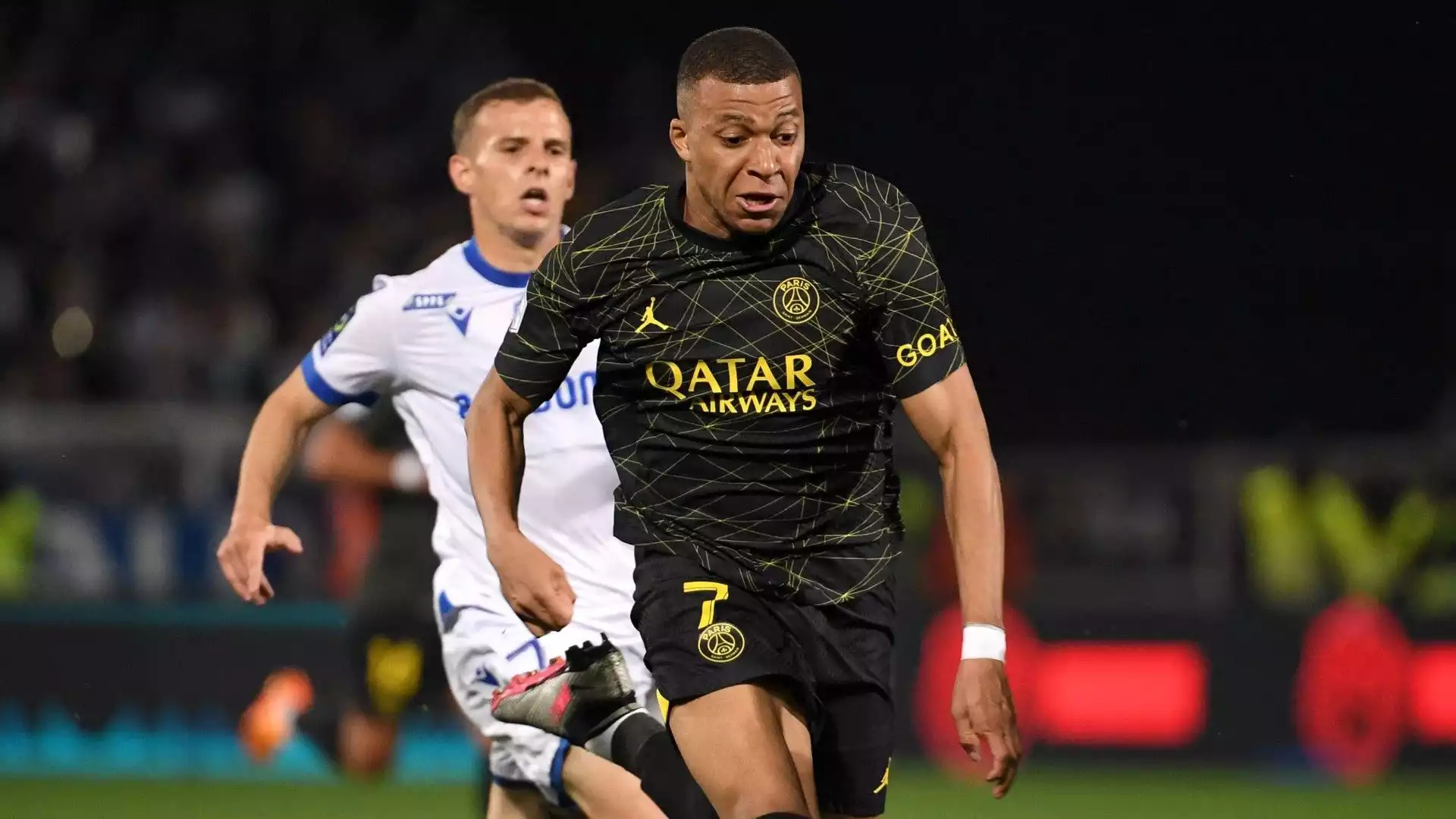 Kylian Mbappé ha degnato due gol in due minuti: al 6' e all'8'