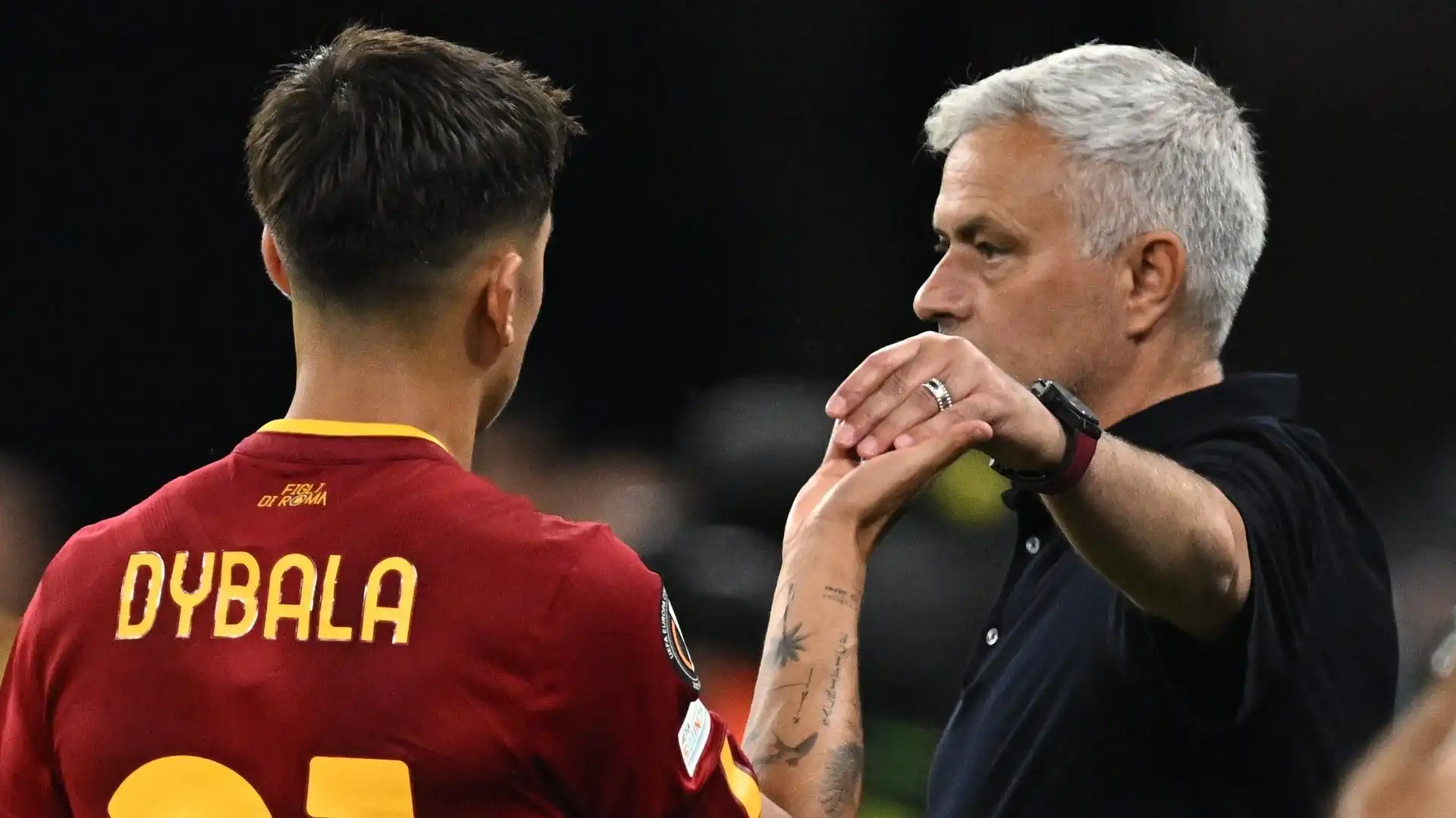 Paulo Dybala è tra i calciatori più importanti della Roma: contro il Siviglia ha giocato nonostante l'infortunio appena subito