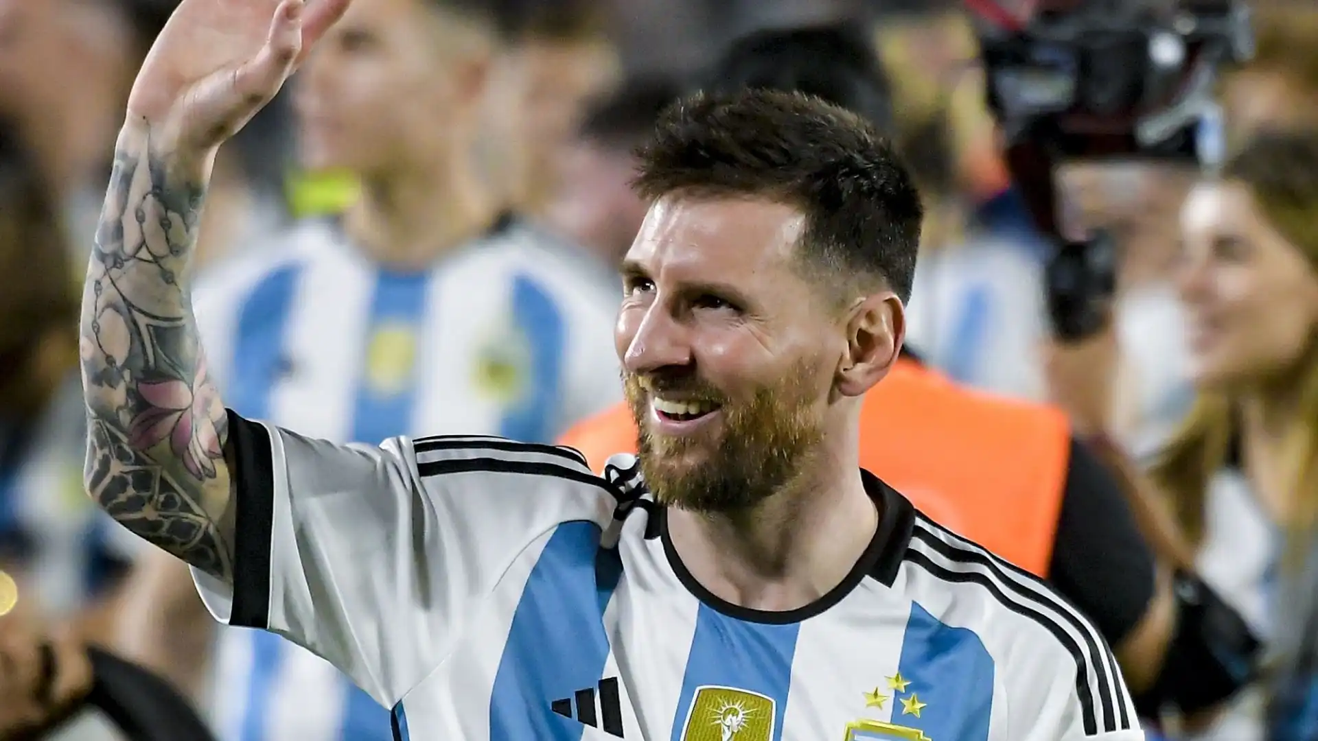 L'attaccante argentino, secondo i rumors, guadagnerà uno stipendio incredibile: 400 milioni di euro a stagione