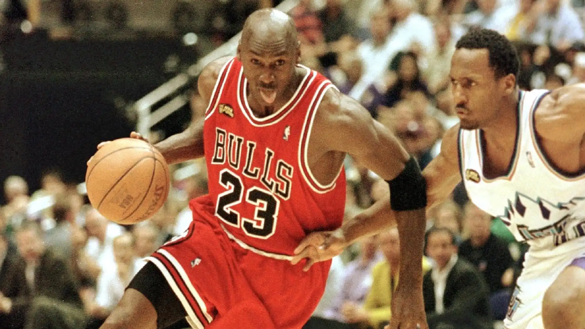 1. Michael Jordan (carriera da giocatore 1984-2003): 1.7 miliardi di dollari