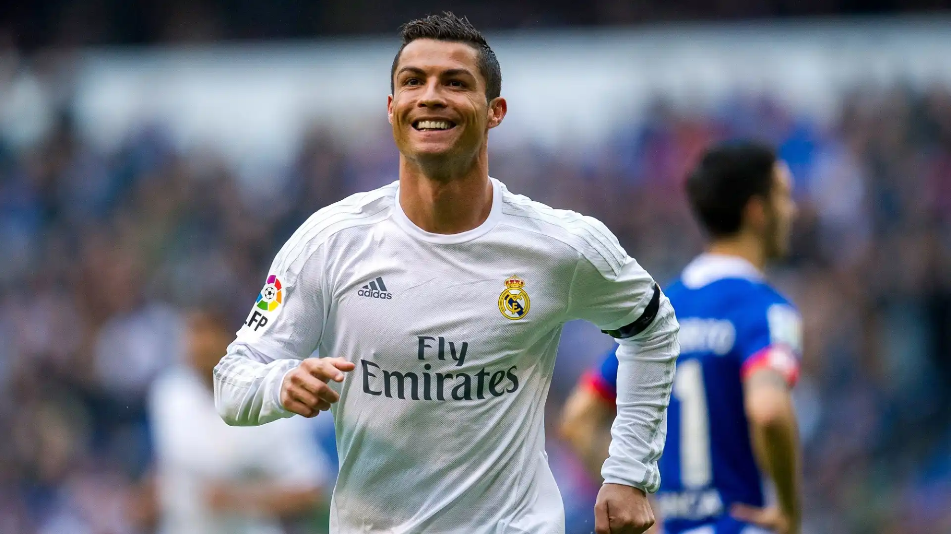 2016: Cristiano Ronaldo (calcio) guadagni totali stimati  88 milioni di dollari