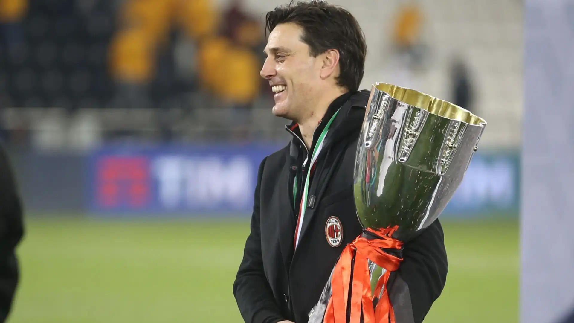 Vincenzo Montella: "Fiero di averti regalato l'ultimo trofeo da Presidente del tuo amato Milan"
