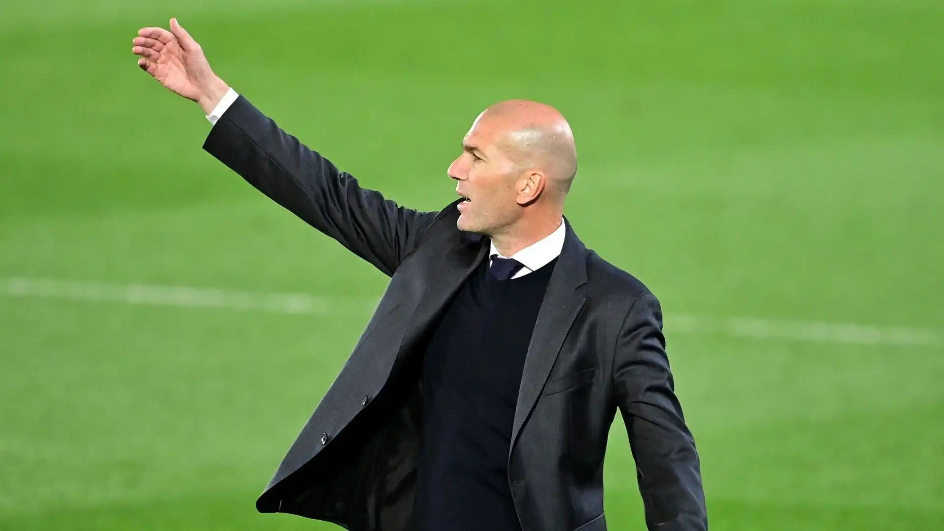 Zinedine Zidane: la leggenda di Juve e Real è ferma da alcune stagioni e non vede l'ora di ripartire. Al momento è in vacanza a Capri