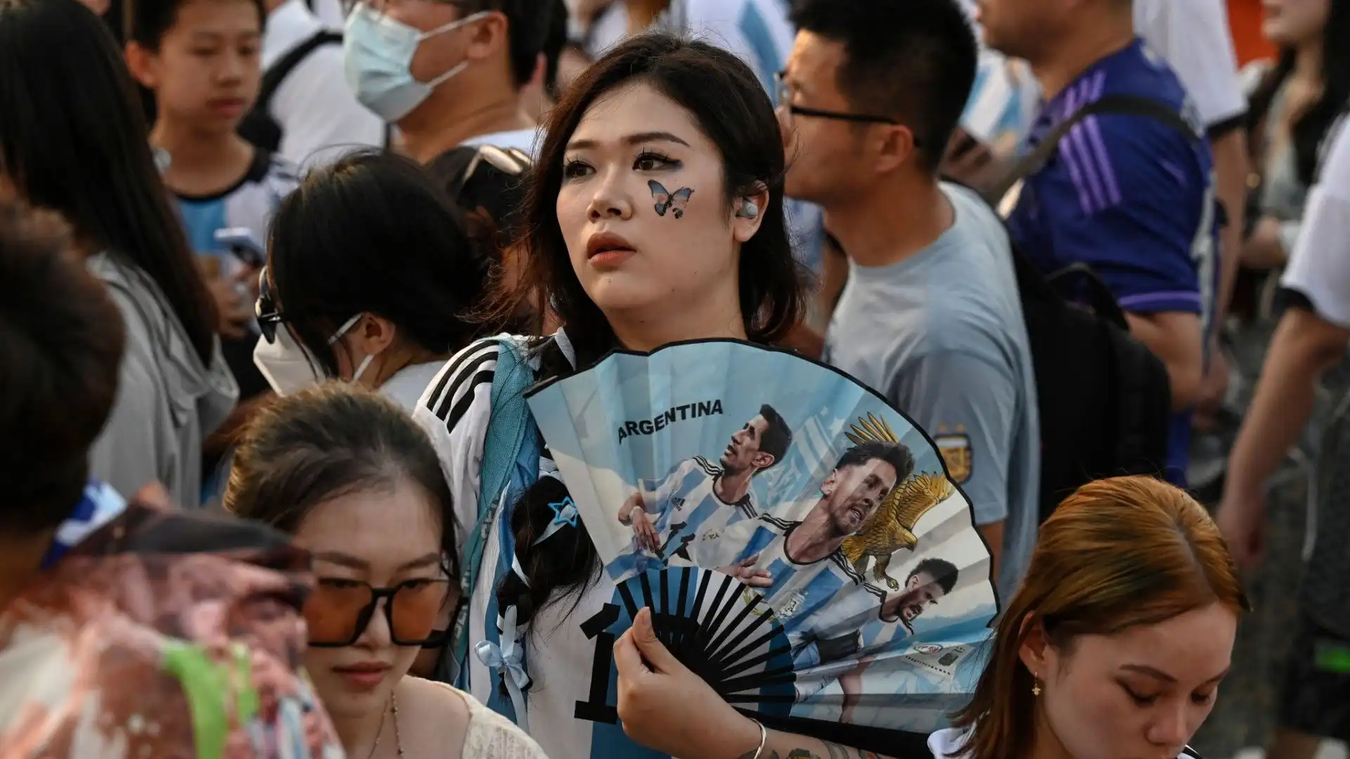 Tifosi cinesi pazzi di Lionel Messi: le foto