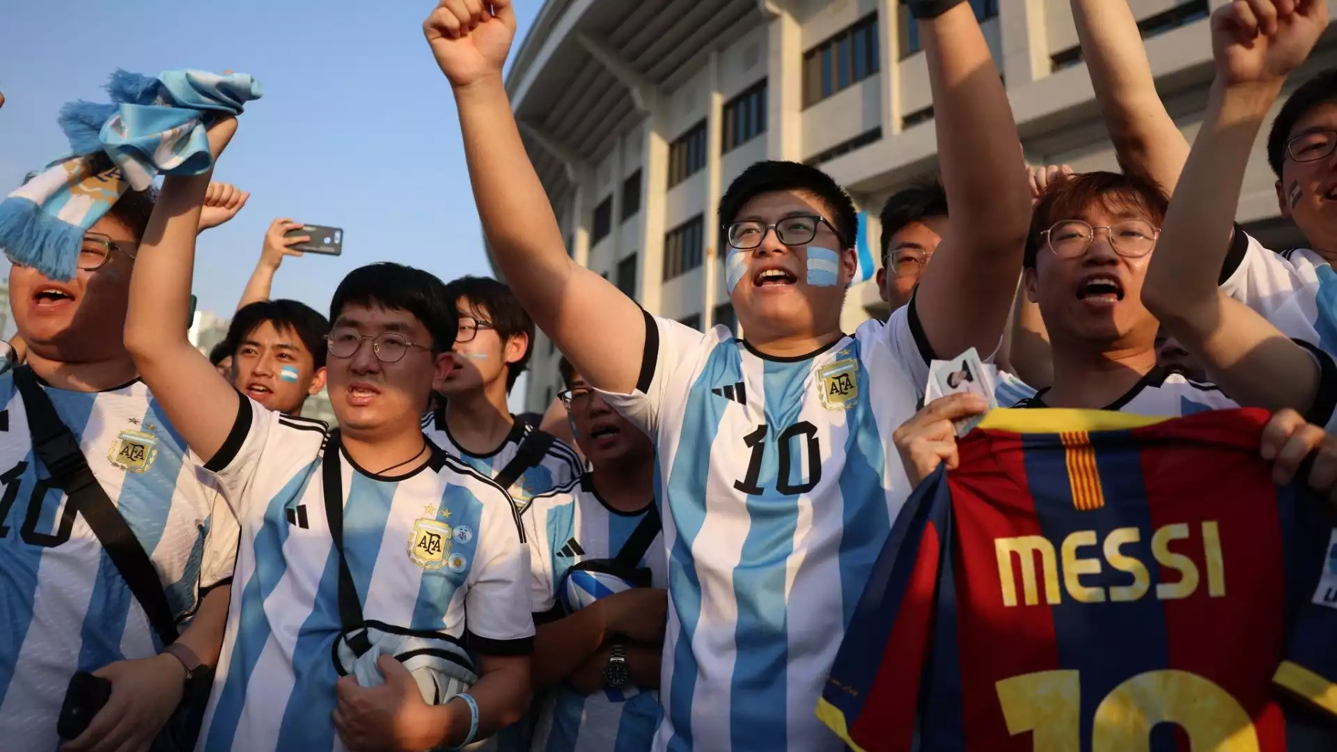 Impossibile contare i tifosi con la maglia di Lionel Messi: erano troppi