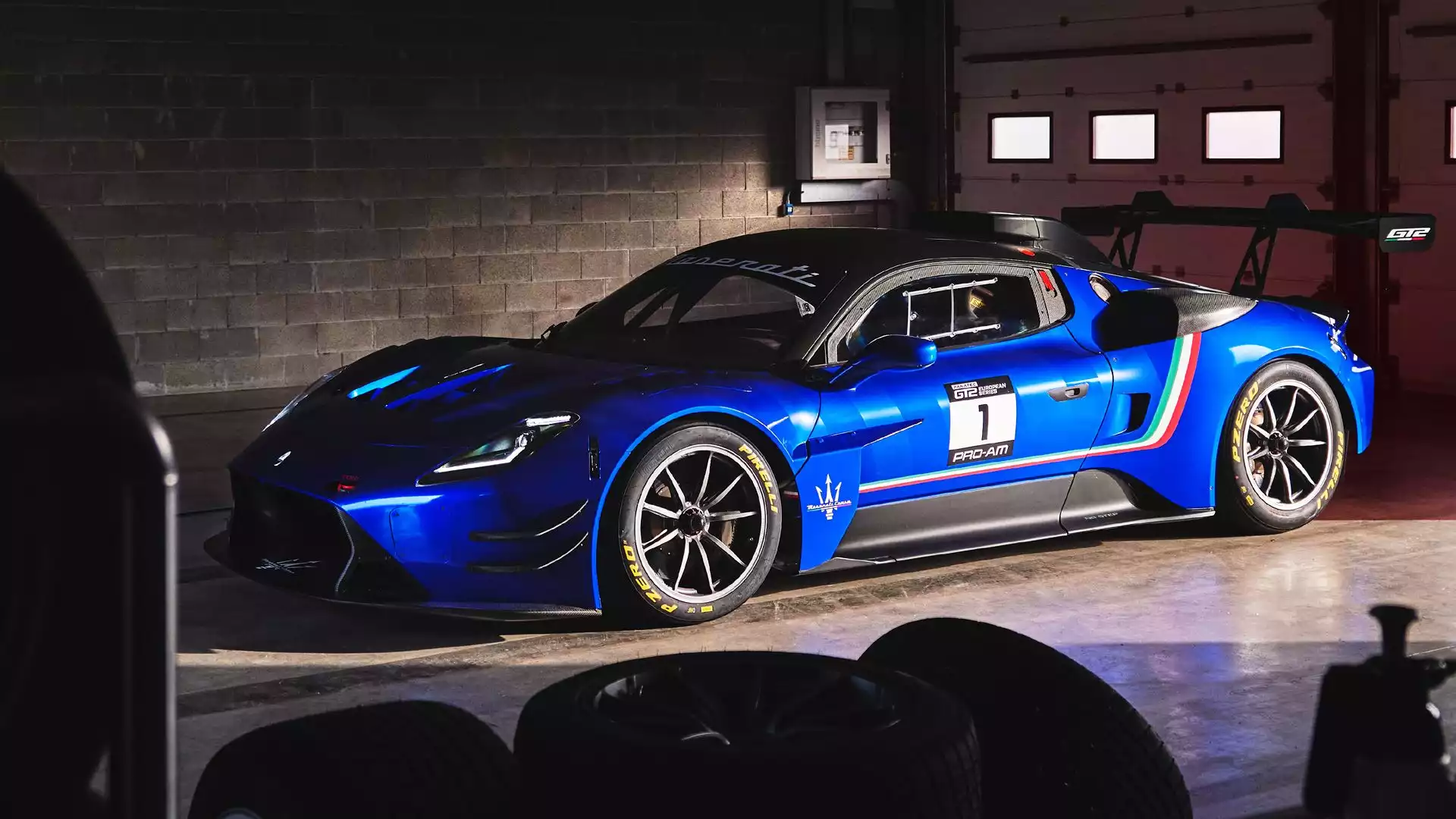 La vettura è stata pensata e progettata per prendere parte a campionati o singoli eventi riservati alla classe GT2