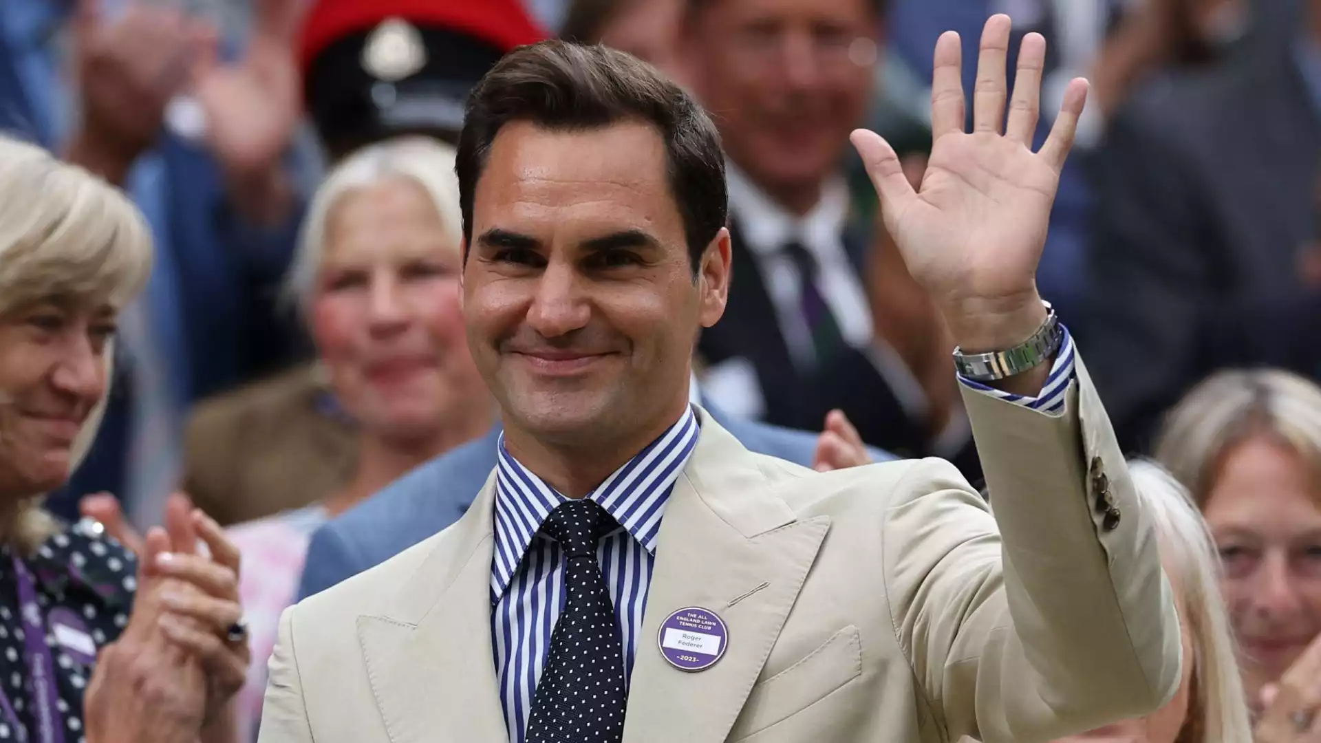 Applausi e standing ovation per Roger Federer a Wimbledon