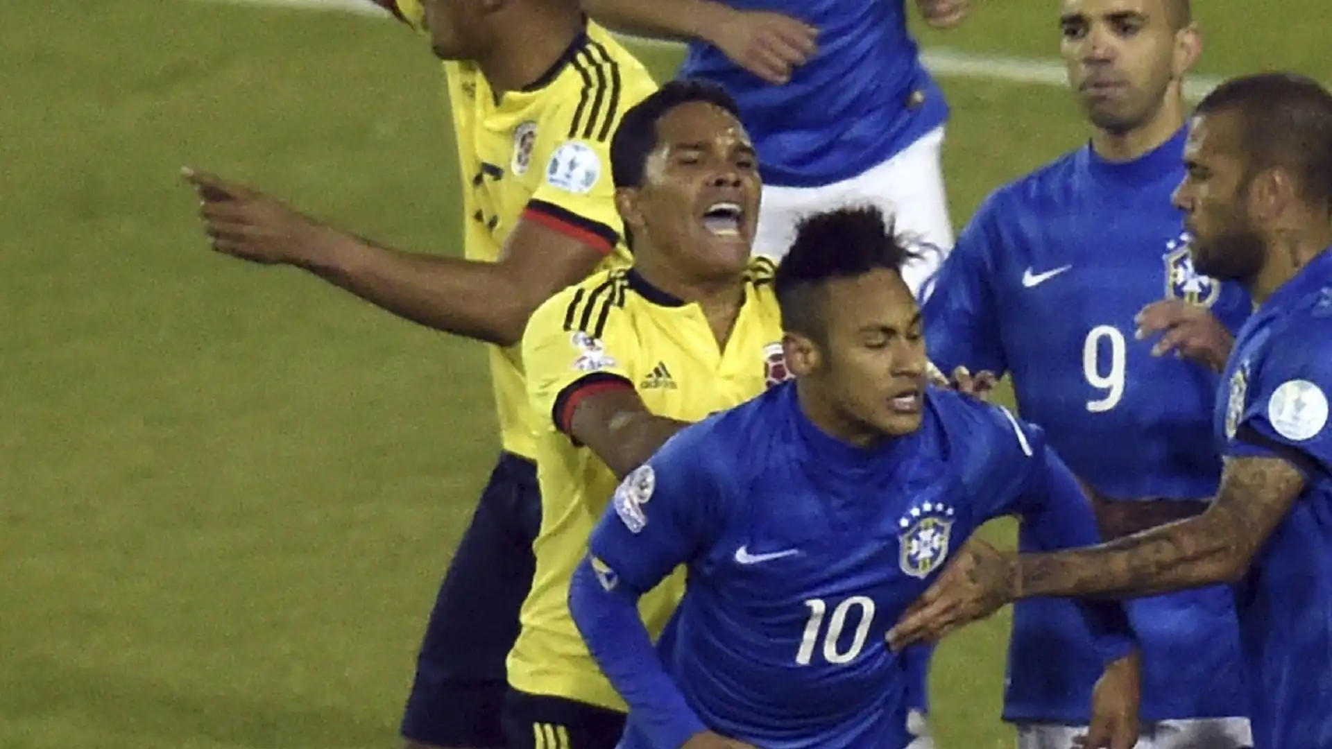 Bacca vs Neymar in Brasile-Colombia, Copa America 2015: l'attaccante colombiano perde la pazienza e si scatena il putiferio