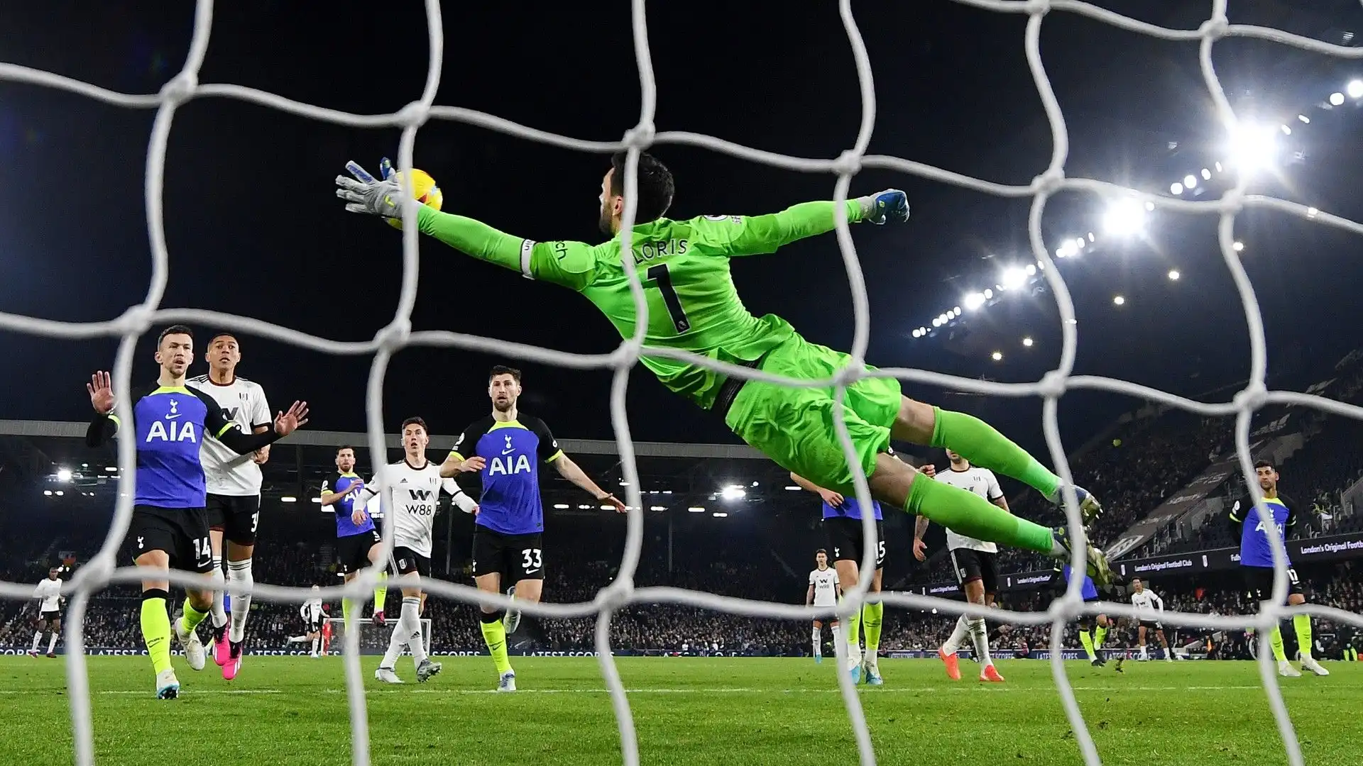 L'ingaggio del portiere del Tottenham non escluderebbe quello del giovane Trubin