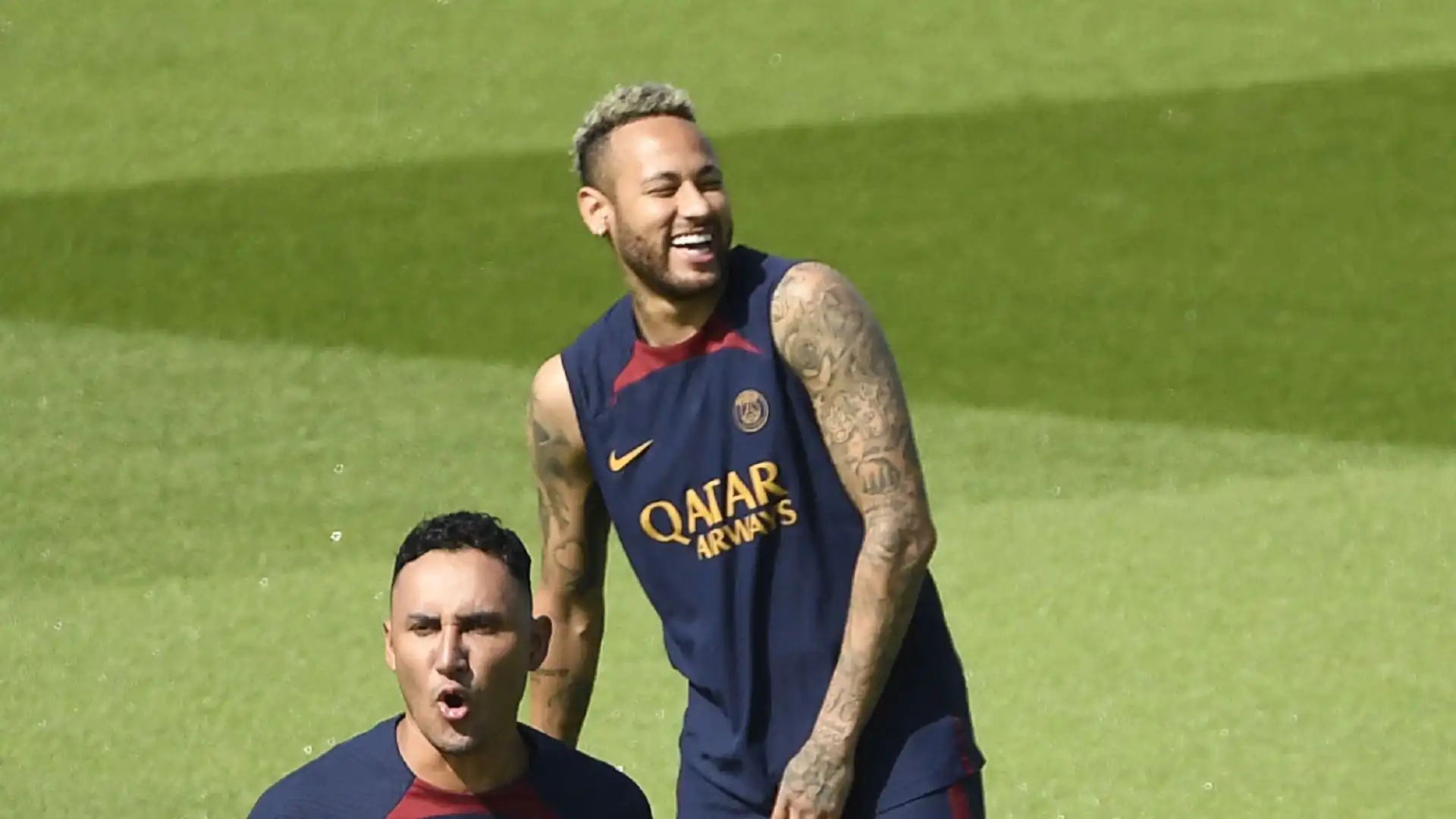 Reduce da un grave infortunio e in scadenza nel 2025, Neymar era stato accostato a diversi club