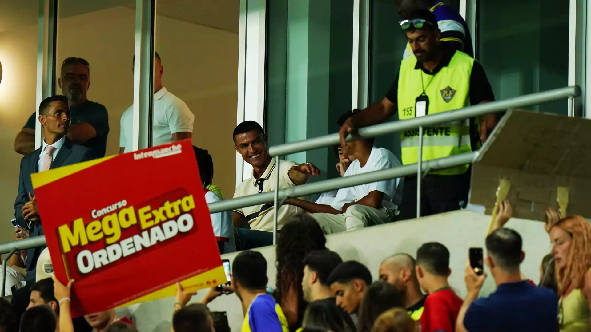 Non era particolarmente scosso Ronaldo, che si è goduto il bagno di folla in tribuna