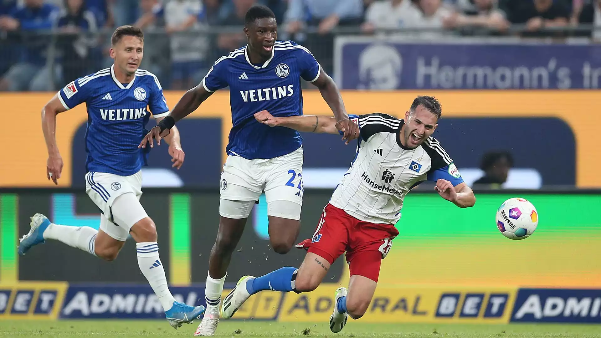 Lo Schalke 04 ha chiuso il primo tempo avanti 2-1