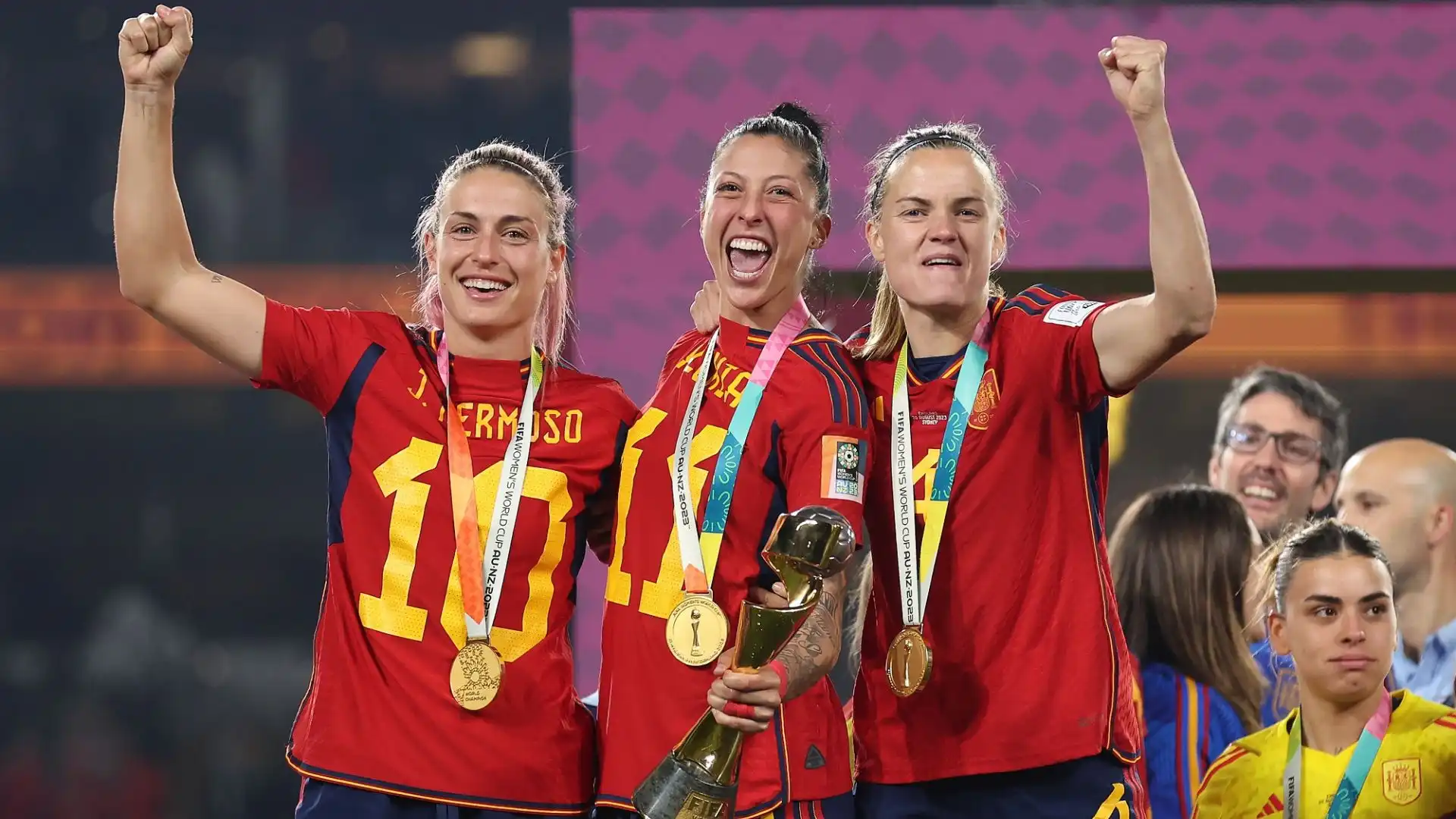 Festa sfrenata per la Spagna dopo la conquista del Mondiale di calcio femminile
