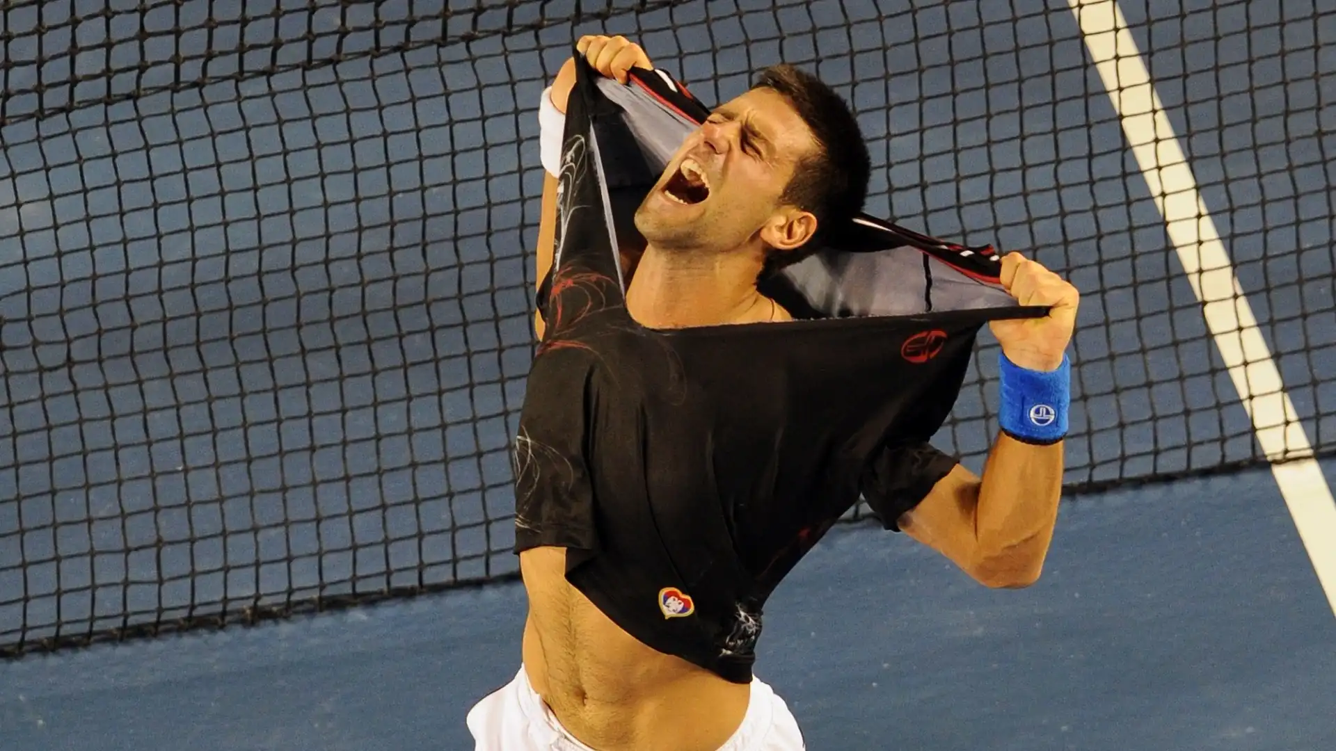 Djokovic aveva esultato così altre volte in passato, come nel 2012 dopo la vittoria contro Nadal all'Australian Open, dopo 6 ore