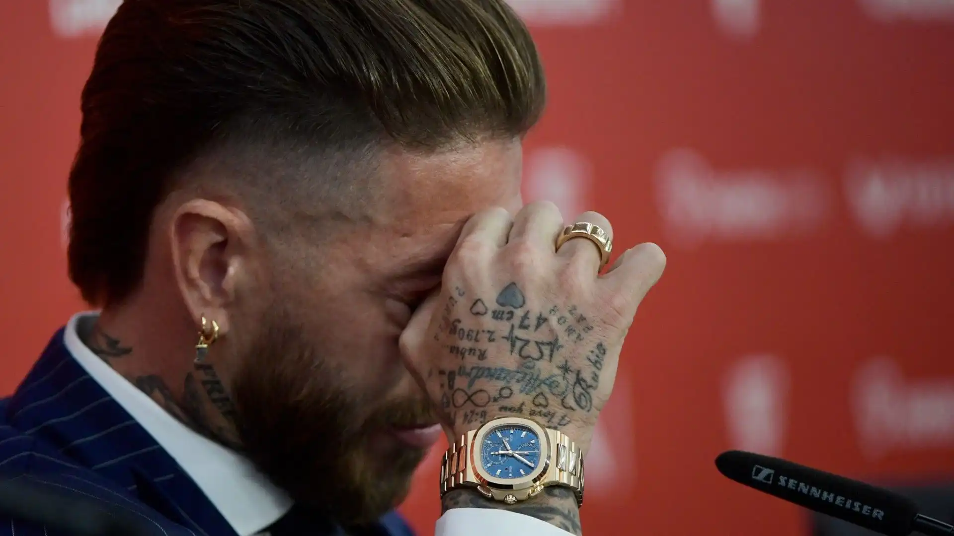 Le commoventi immagini di Sergio Ramos in lacrime