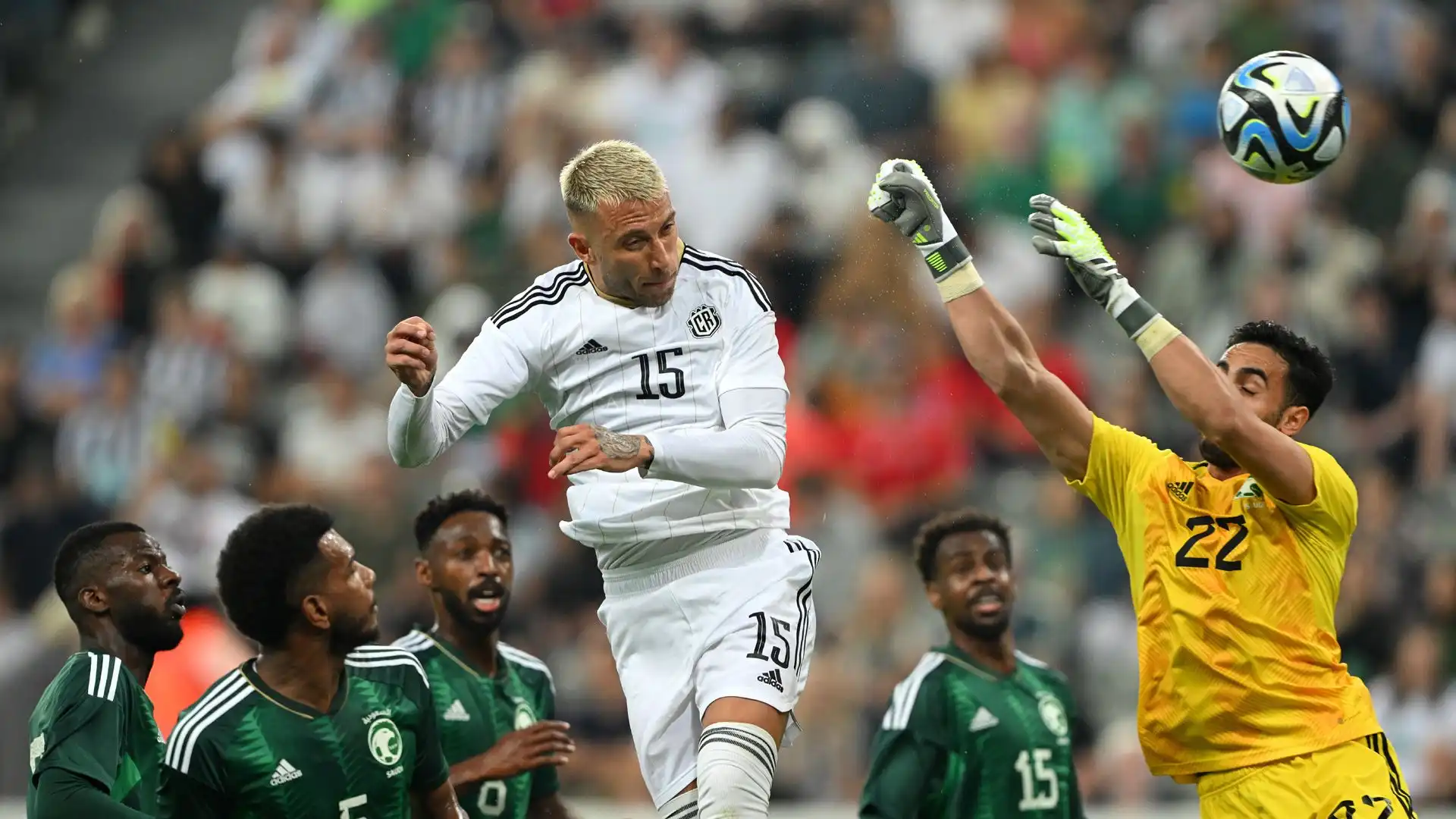Da non fare guardare ai giovani portieri l'uscita dell'estremo difensore saudita sullo 0-1