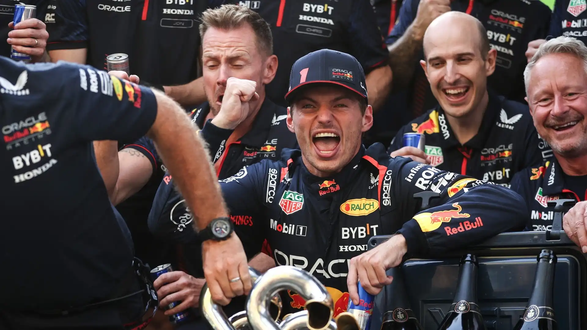 Max Verstappen ha ottenuto a Monza la decima vittoria consecutiva, record assoluto in un Mondiale di F1