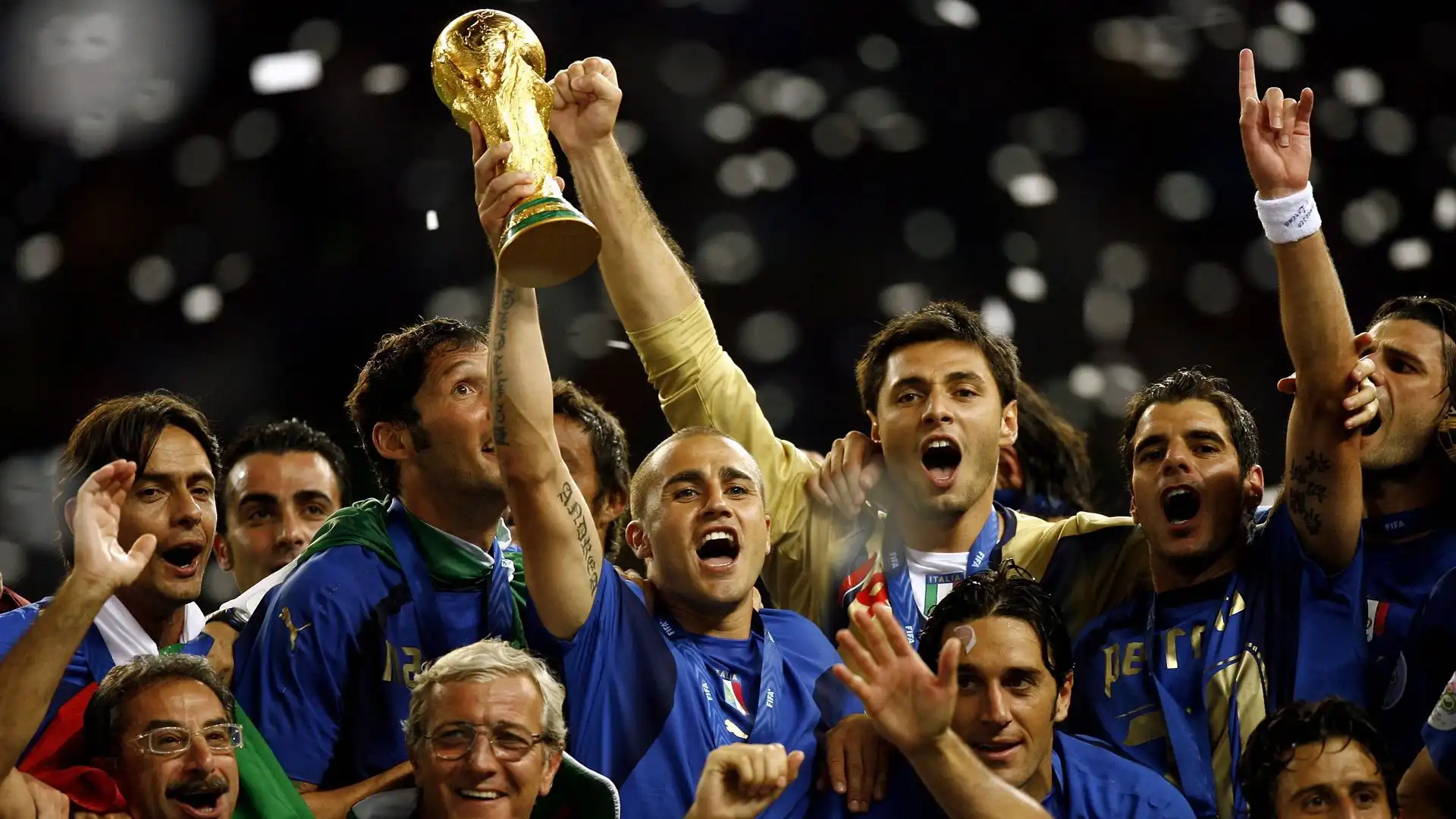 Con il trofeo più ambito: nel 2006 è il capitano dell'Italia campione del mondo