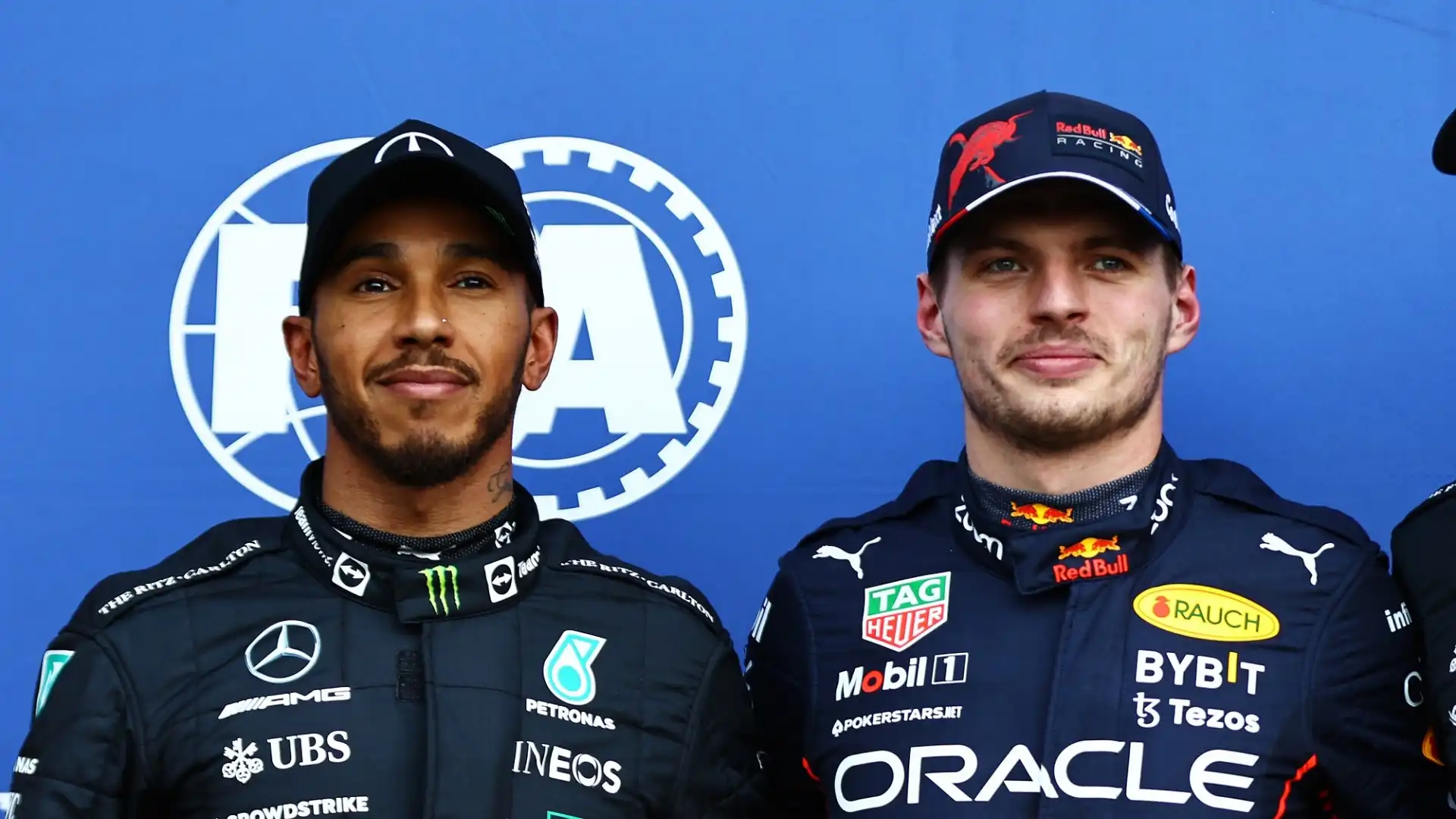 Lewis Hamilton ha attaccato Max Verstappen in un'intervista a Sky Sport: "Io ho avuto compagni molto più forti rispetto a quelli che ha avuto lui"