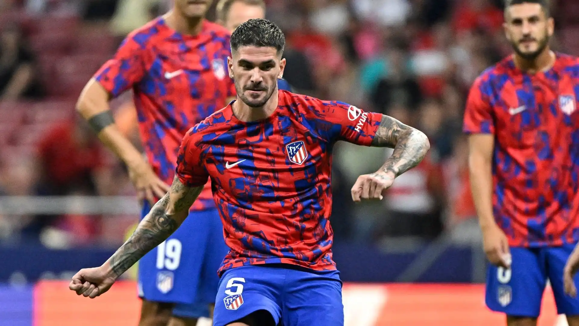 De Paul, mezzala in grado di giostrare anche da trequartista o esterno offensivo, ha 29 anni ed è all'Atletico Madrid dal 2021