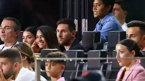 Messi sconsolato in tribuna, prima finale saltata in carriera: foto