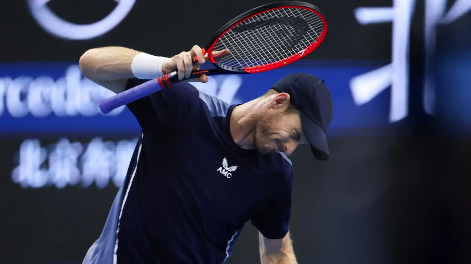Andy Murray è esploso di rabbia dopo la sconfitta in tre set contro Alex De Minaur al primo turno del China Open a Pechino