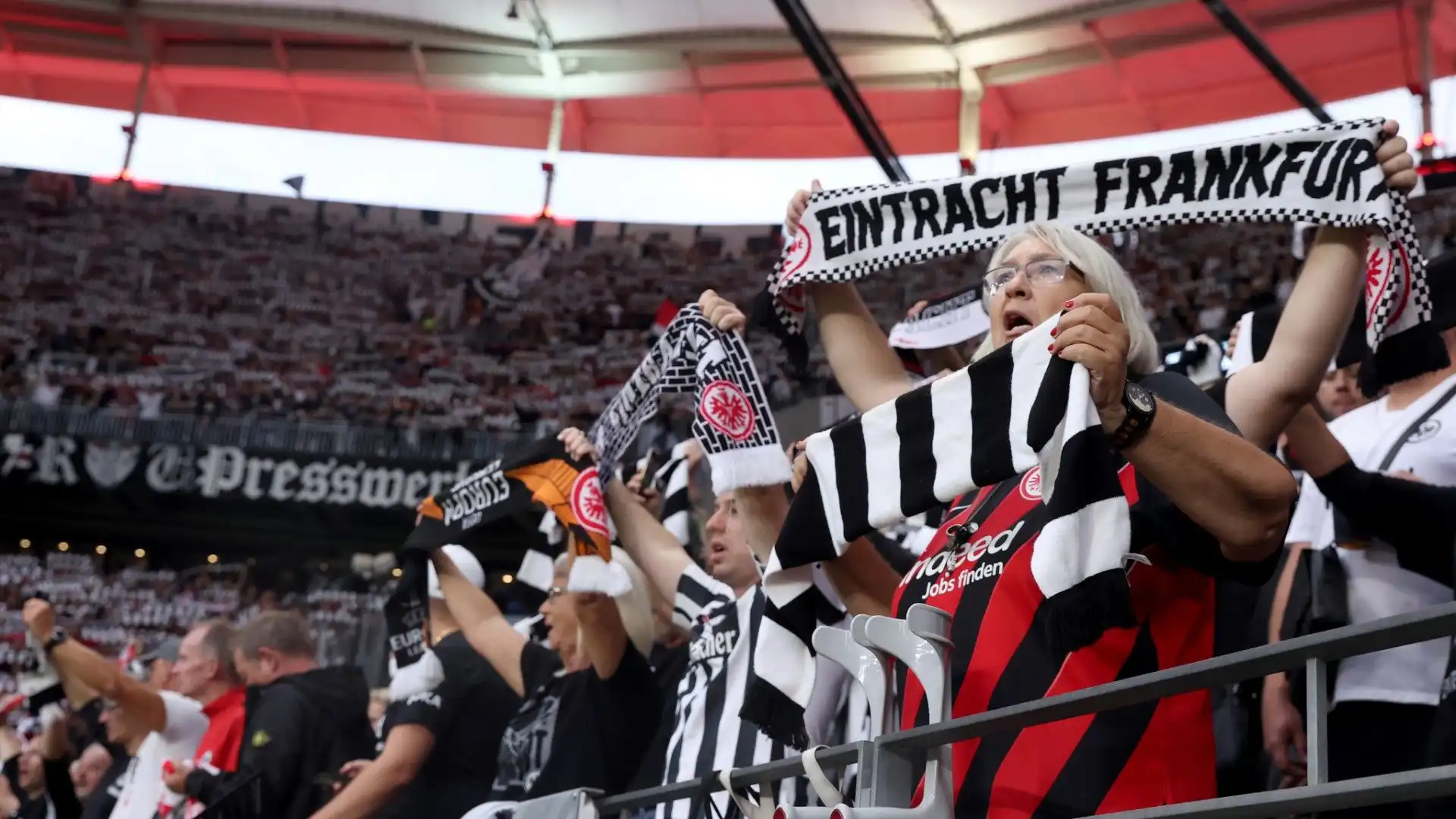 Molti tifosi dell'Eintracht Francoforte sarebbero contenti di vedere l'attaccante nella loro squadra