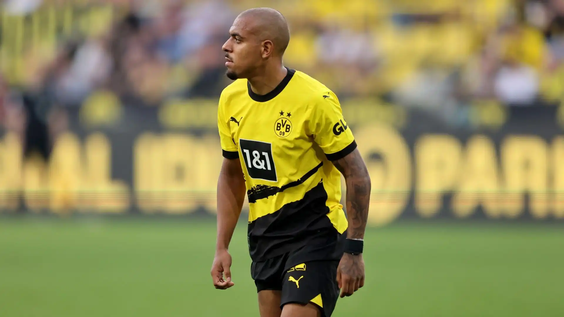 Nonostante abbia un contratto con il Borussia Dortmund fino al 2026, l'attaccante potrebbe già trasferirsi
