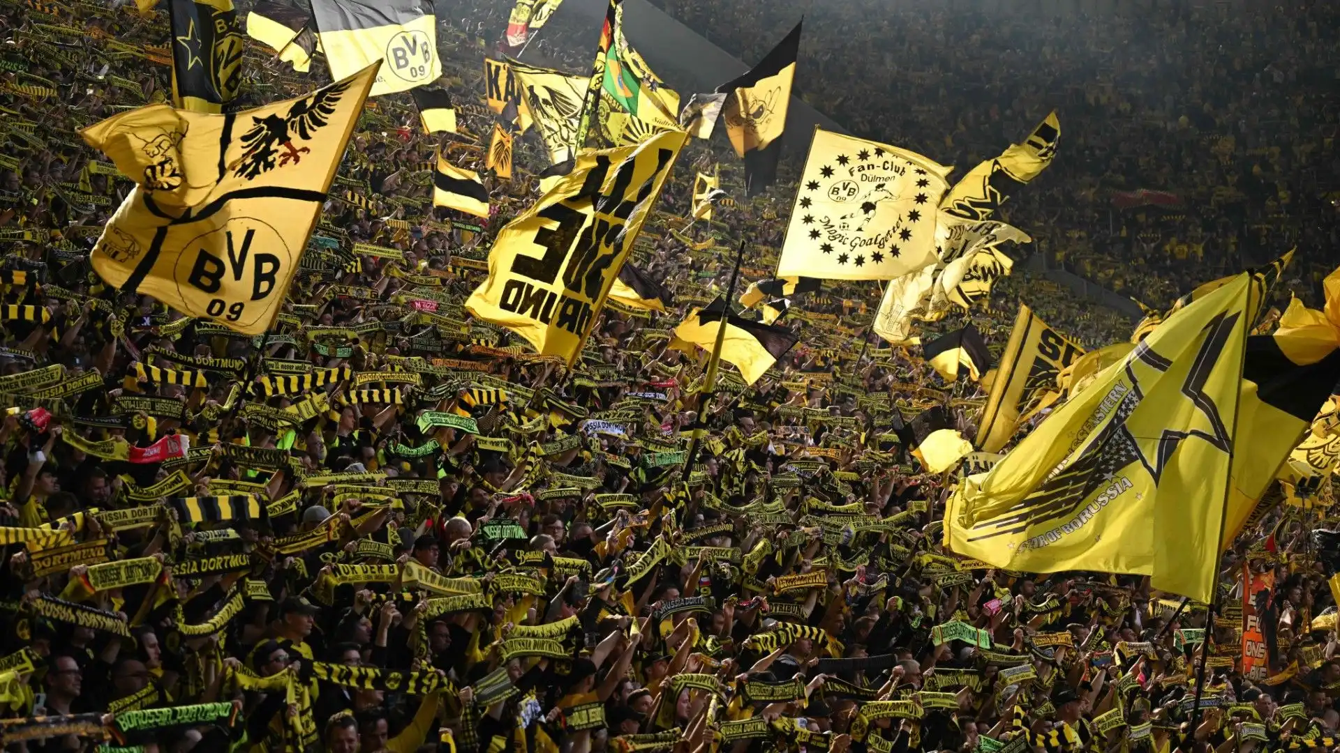Arsenal all'assalto del diamante del Borussia Dortmund: immagini
