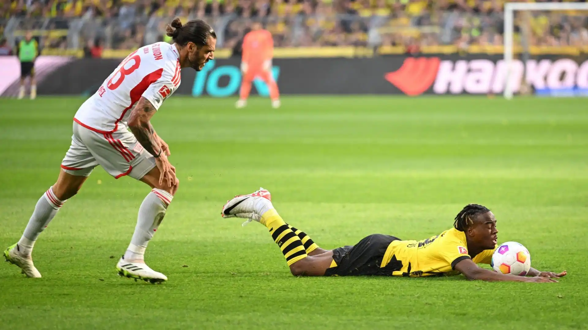 Al momento Jamie Bynoe-Gittens ha un contratto con il Borussia Dortmund fino al 2028