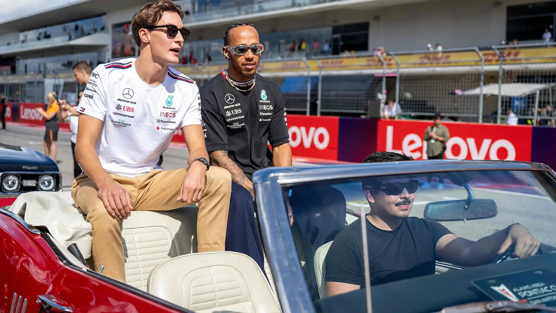 George Russell e Lewis Hamilton della Mercedes