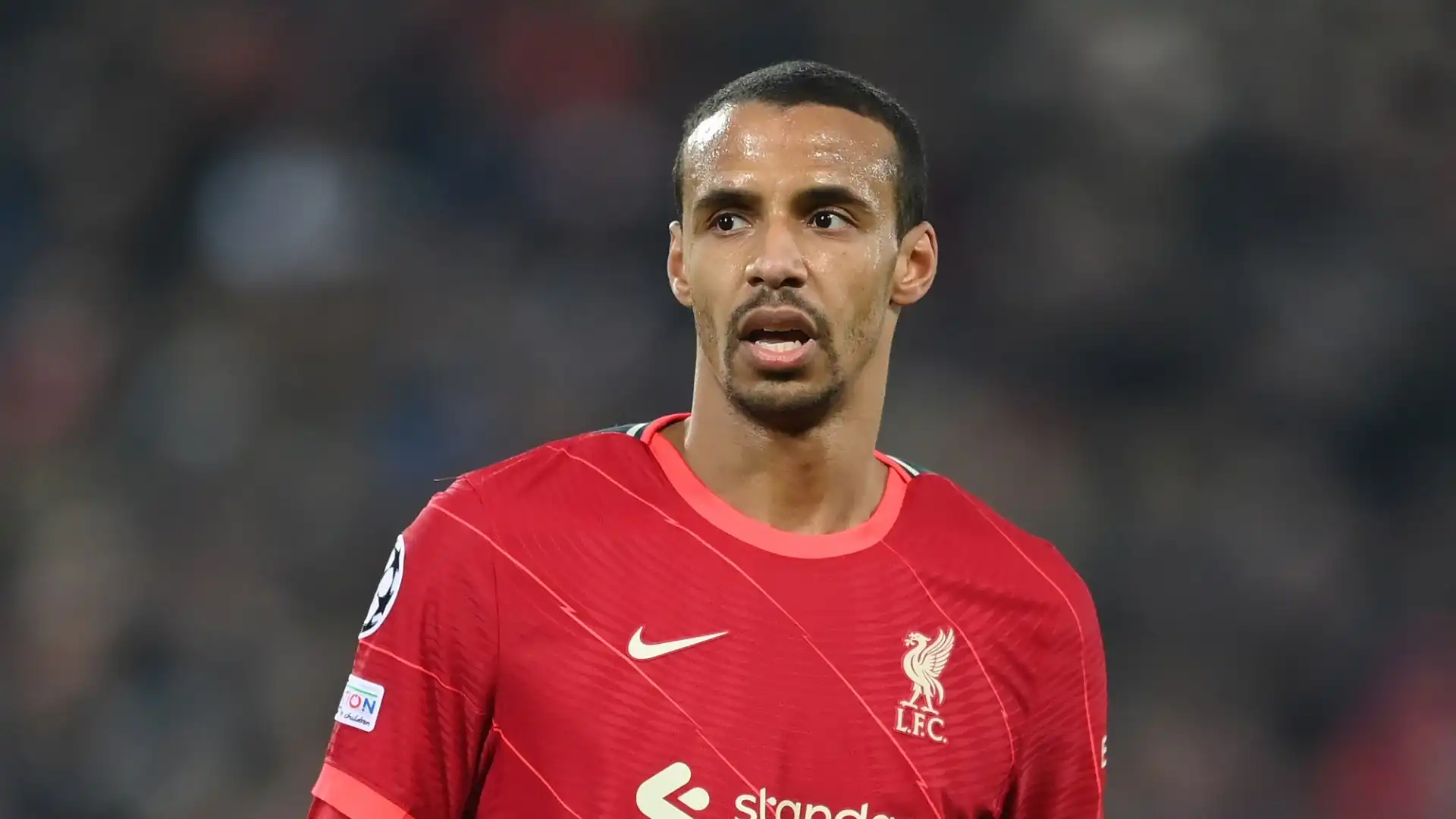 Il Liverpool sarebbe pronto ad offrire ai campioni di Germania il difensore Joel Matip, nazionale camerunese