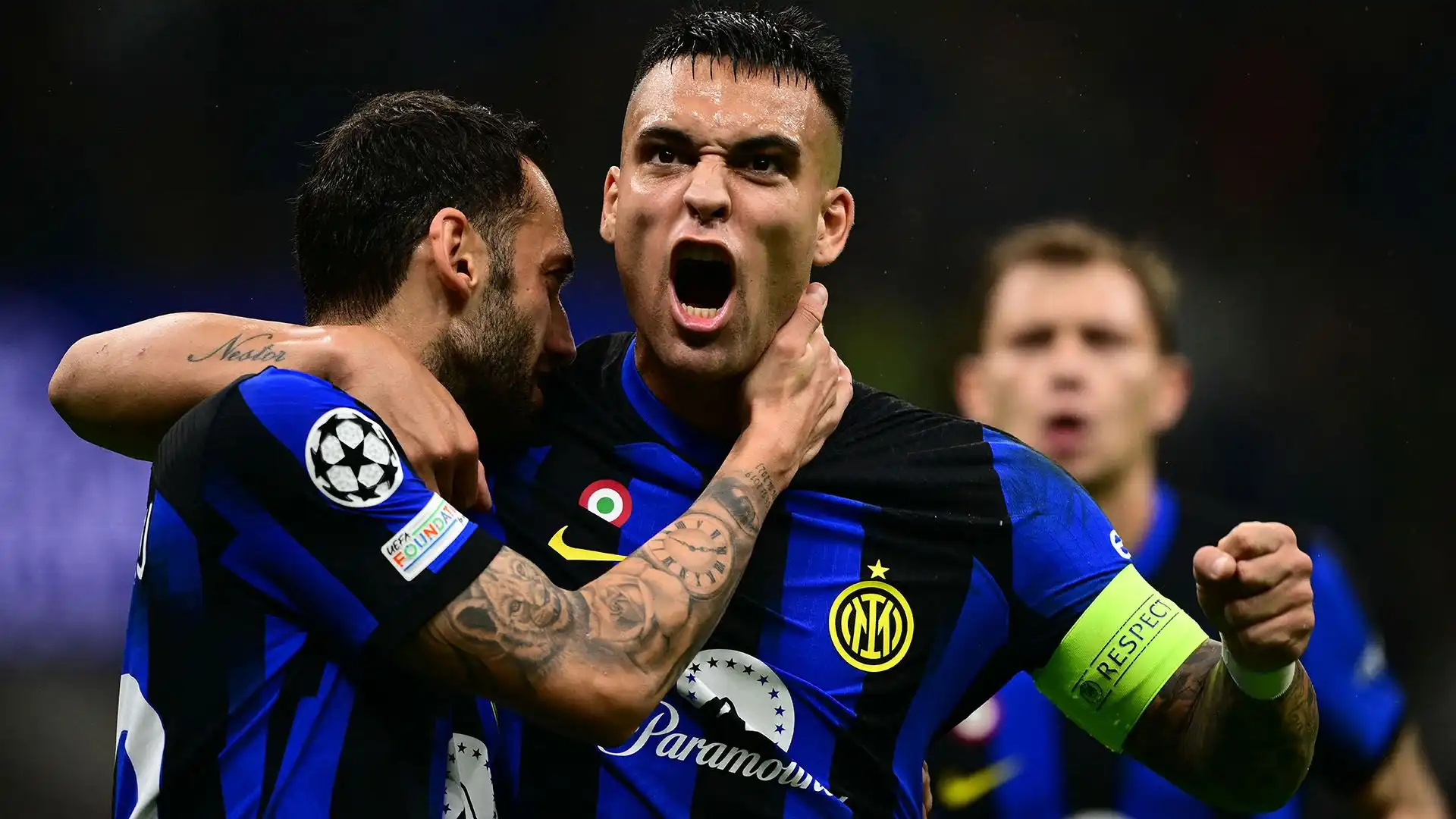 Negli ultimi minuti, un gol dell'Inter è stato annullato dal VAR per fuorigioco di Lautaro Martinez.