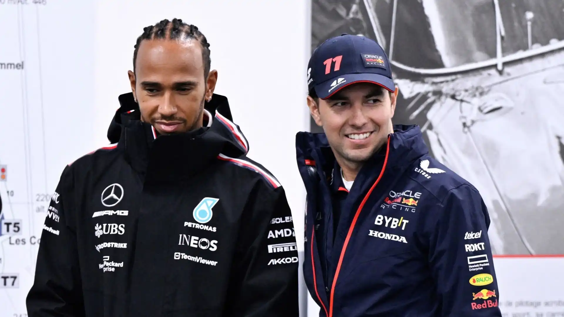 Lewis Hamilton ha difeso Sergio Perez durante un'intervista al quotidiano messicano Esto