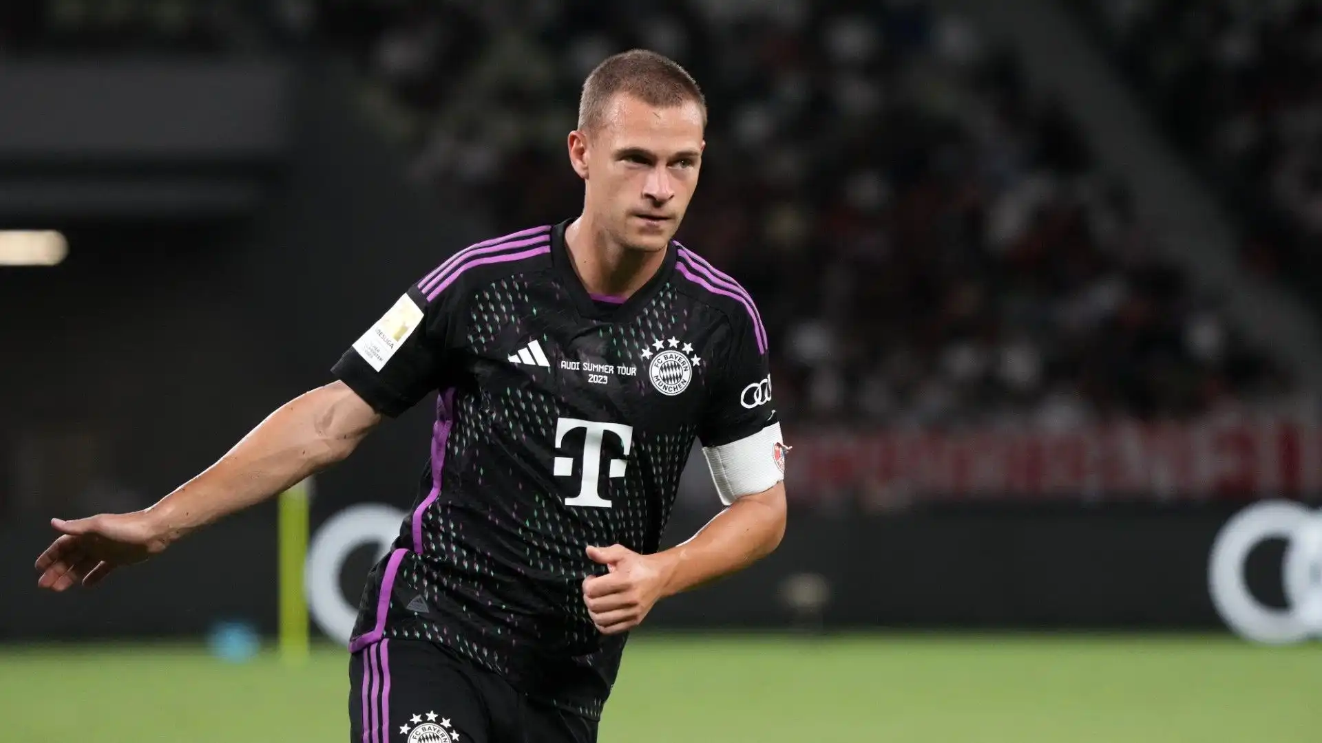 Al momento il contratto del centrocampista tedesco ha come scadenza il 2025 ma il club vorrebbe prolungare l'accordo