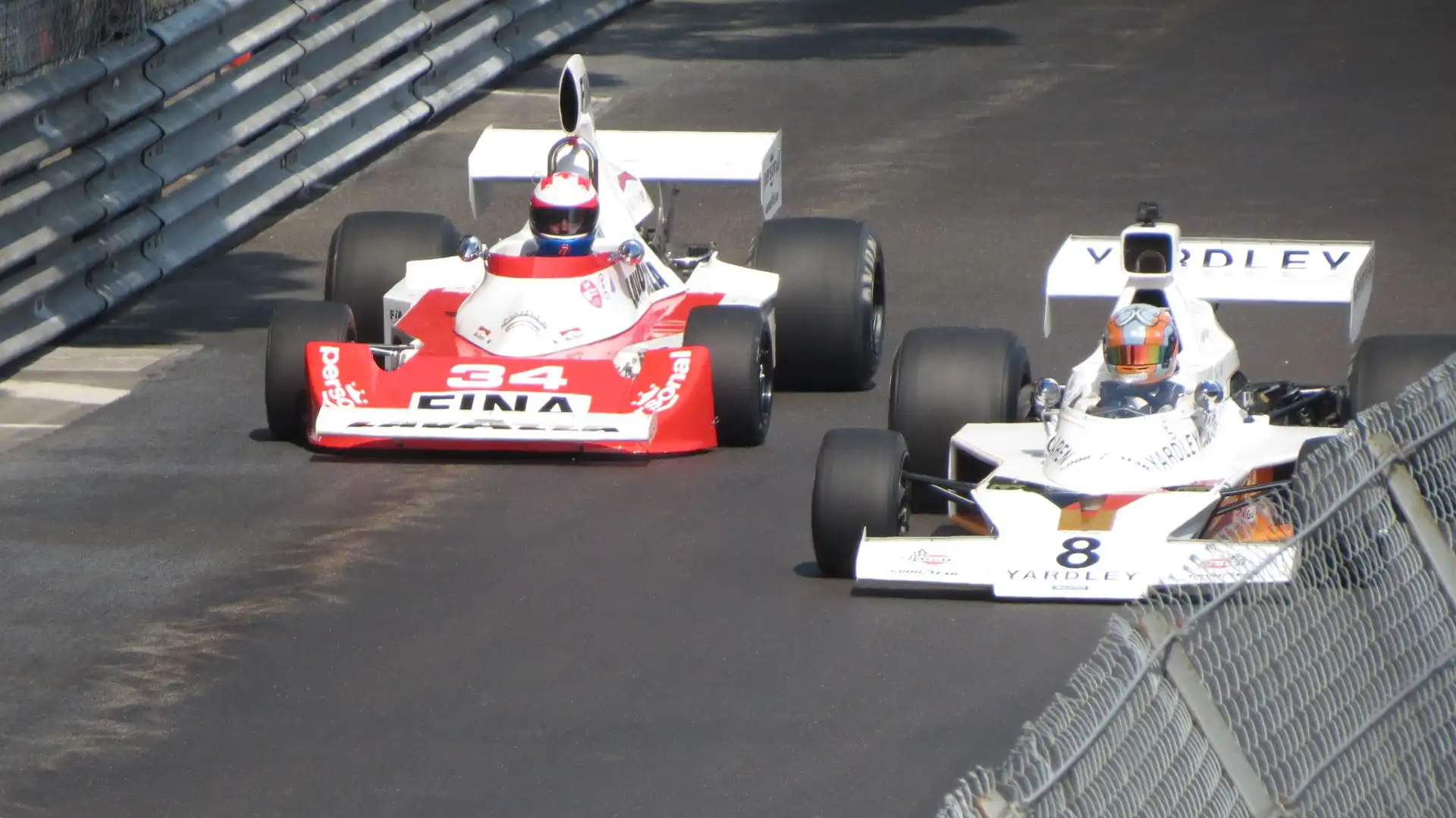 Emerson Fittipaldi corse sotto i fregi della Texaco McLaren