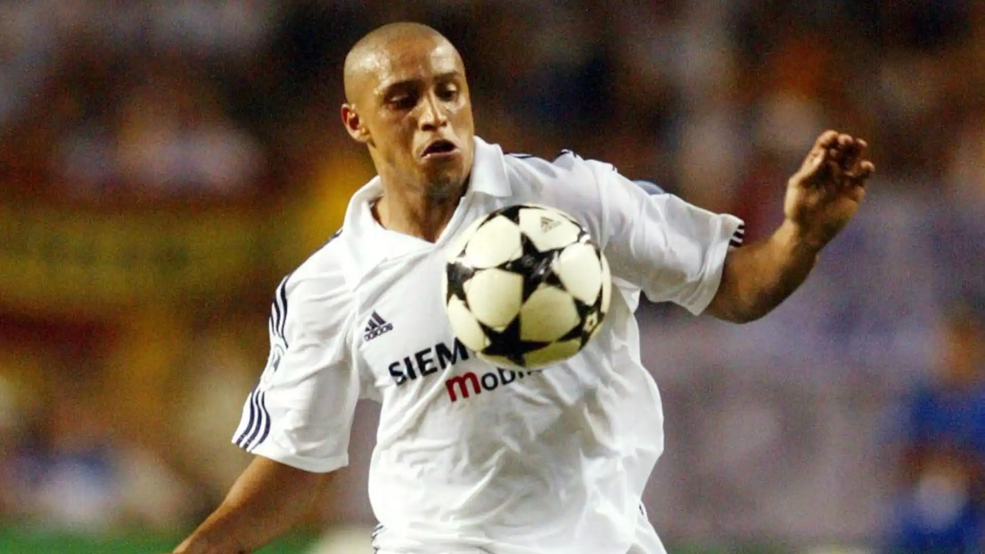 Roberto Carlos: la stella brasiliana ci è arrivato vicinissimo nel 2002 ma davanti a sé ha trovato Ronaldo...