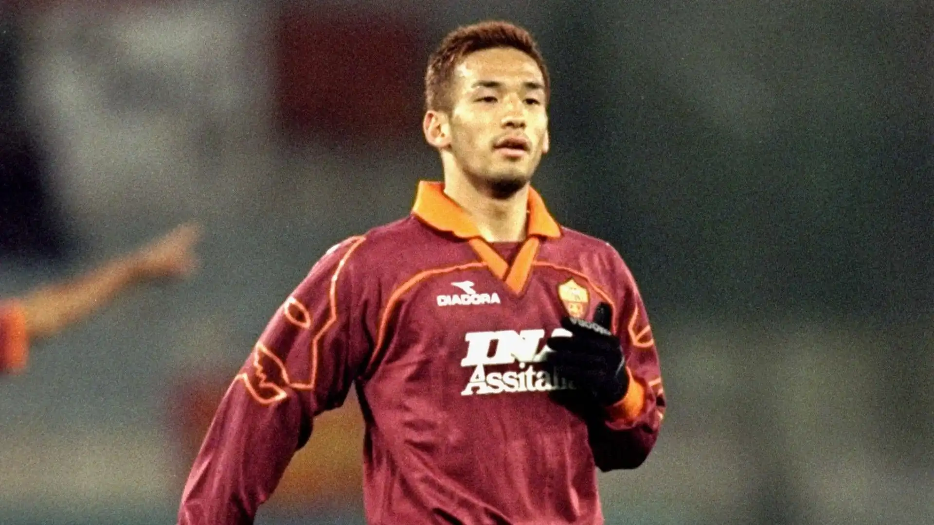 3- Nella stagione 1999-2000 la Roma ha investito 21,69 milioni di euro per Hidetoshi Nakata