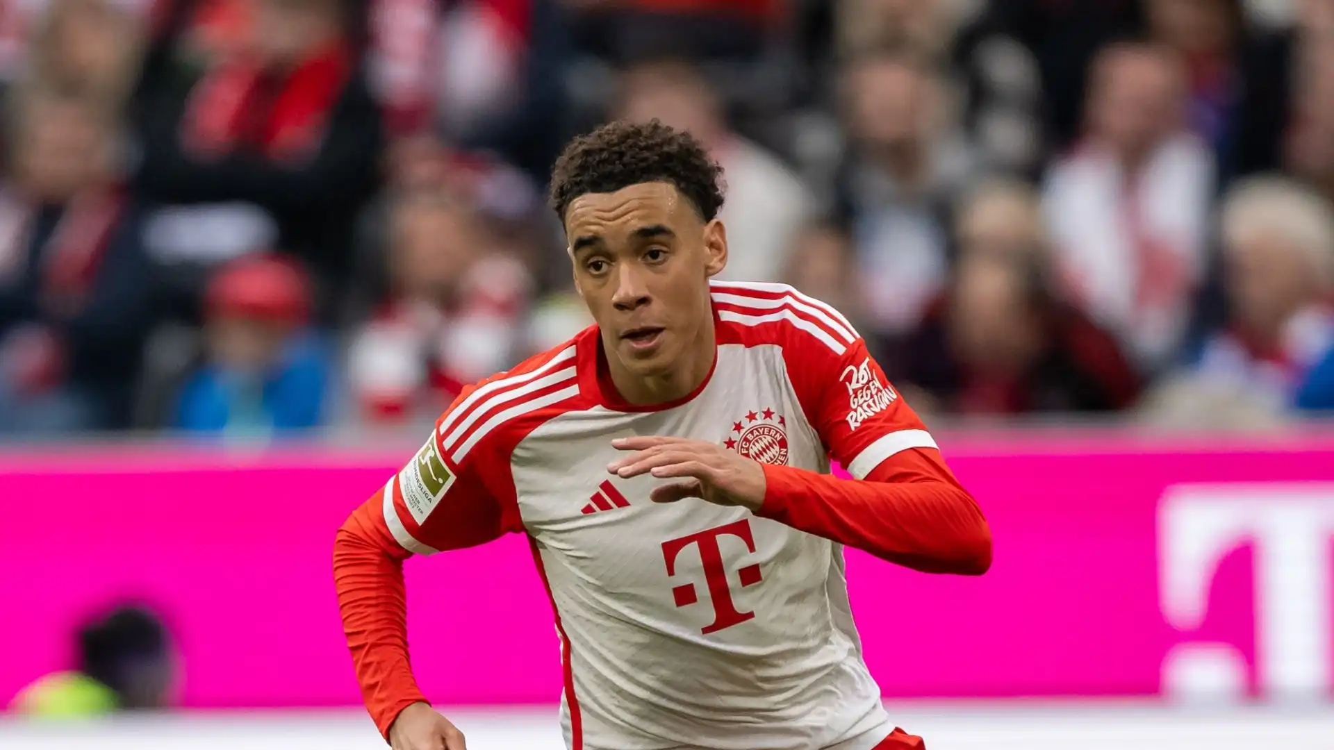 Il futuro di Jamal Musiala resta in bilico al Bayern Monaco